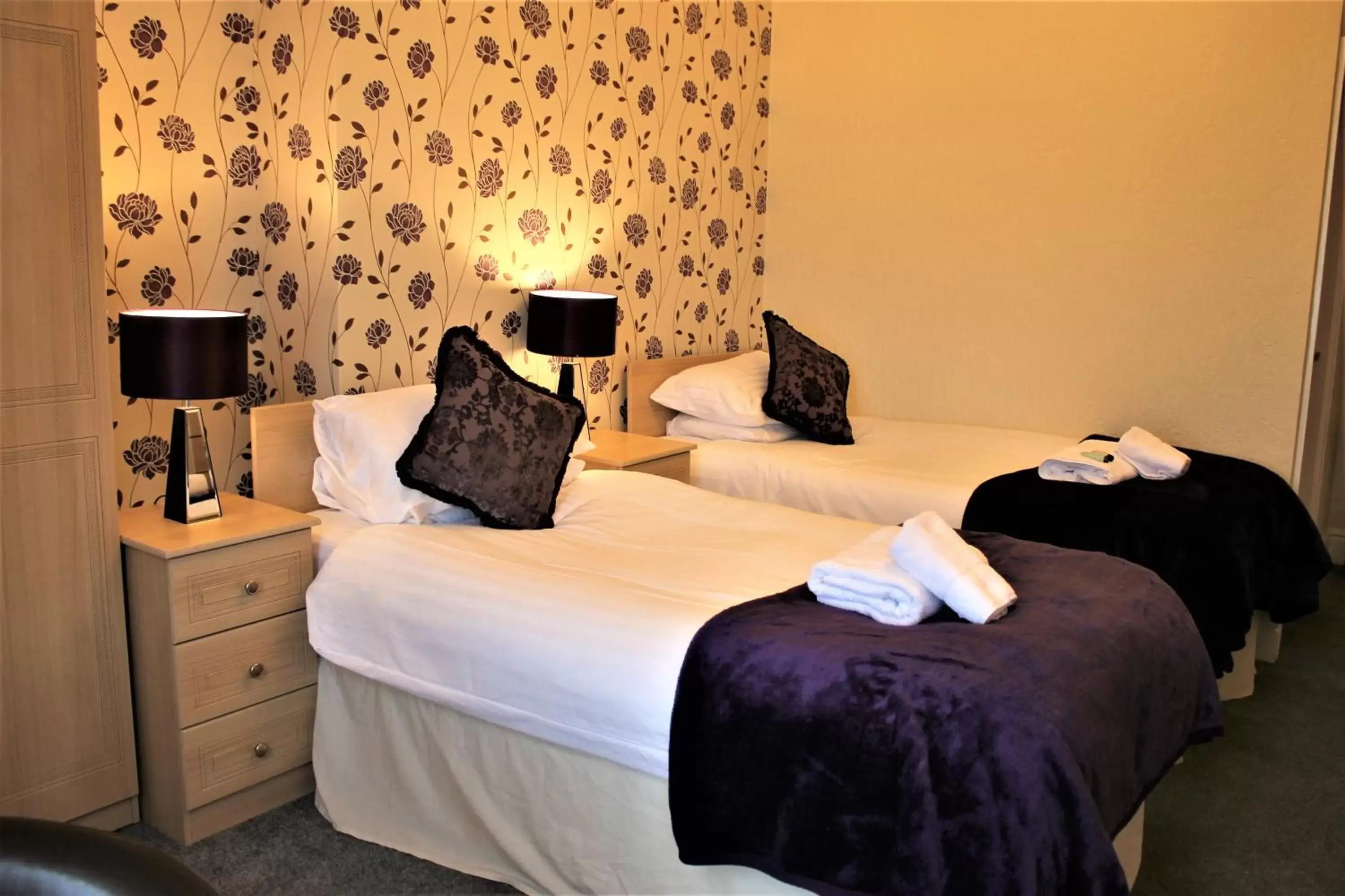 Bedroom, Bed in Winchmore Hotel