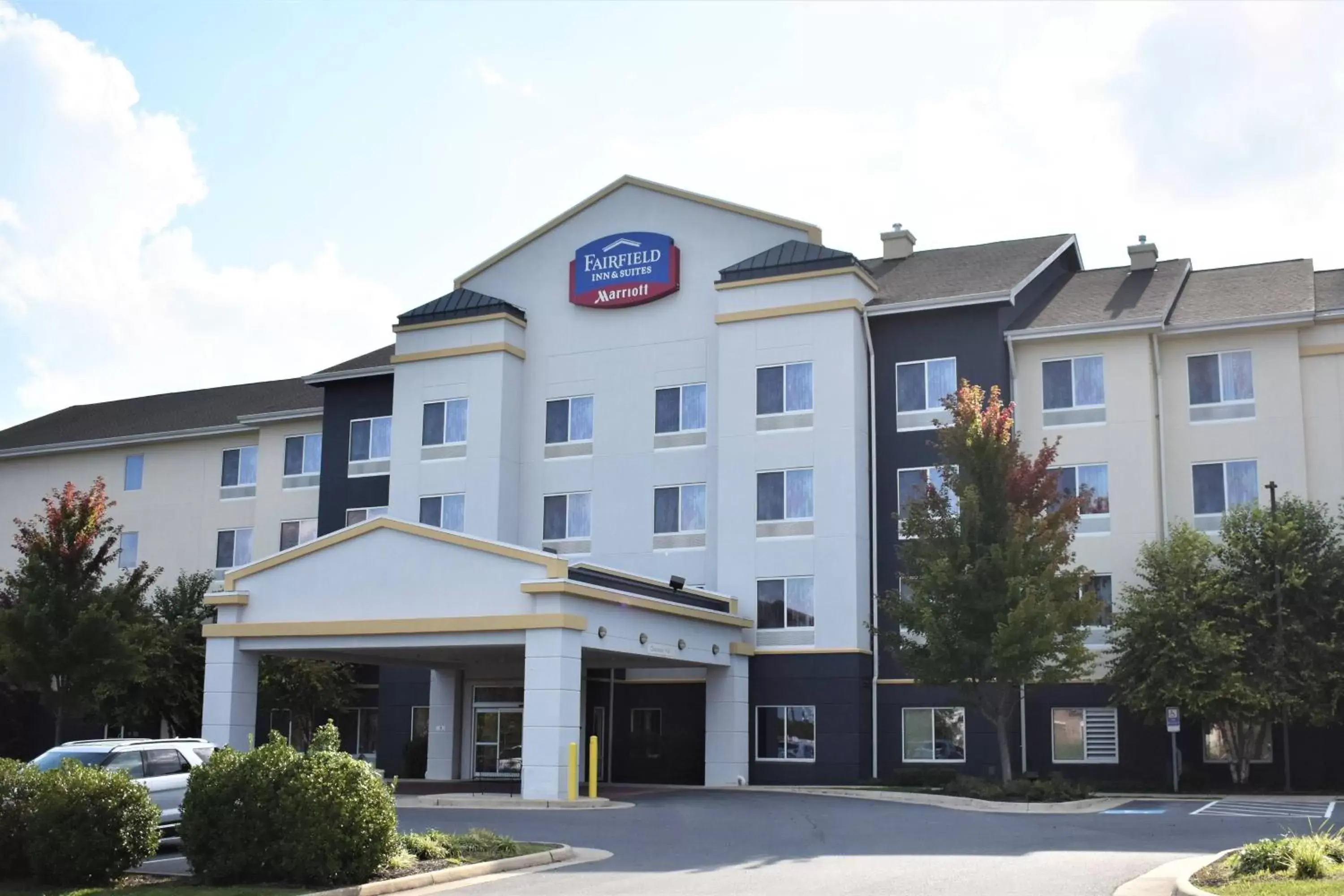 Property Building in Fairfield Inn and Suites by Marriott Strasburg Shenandoah Valley