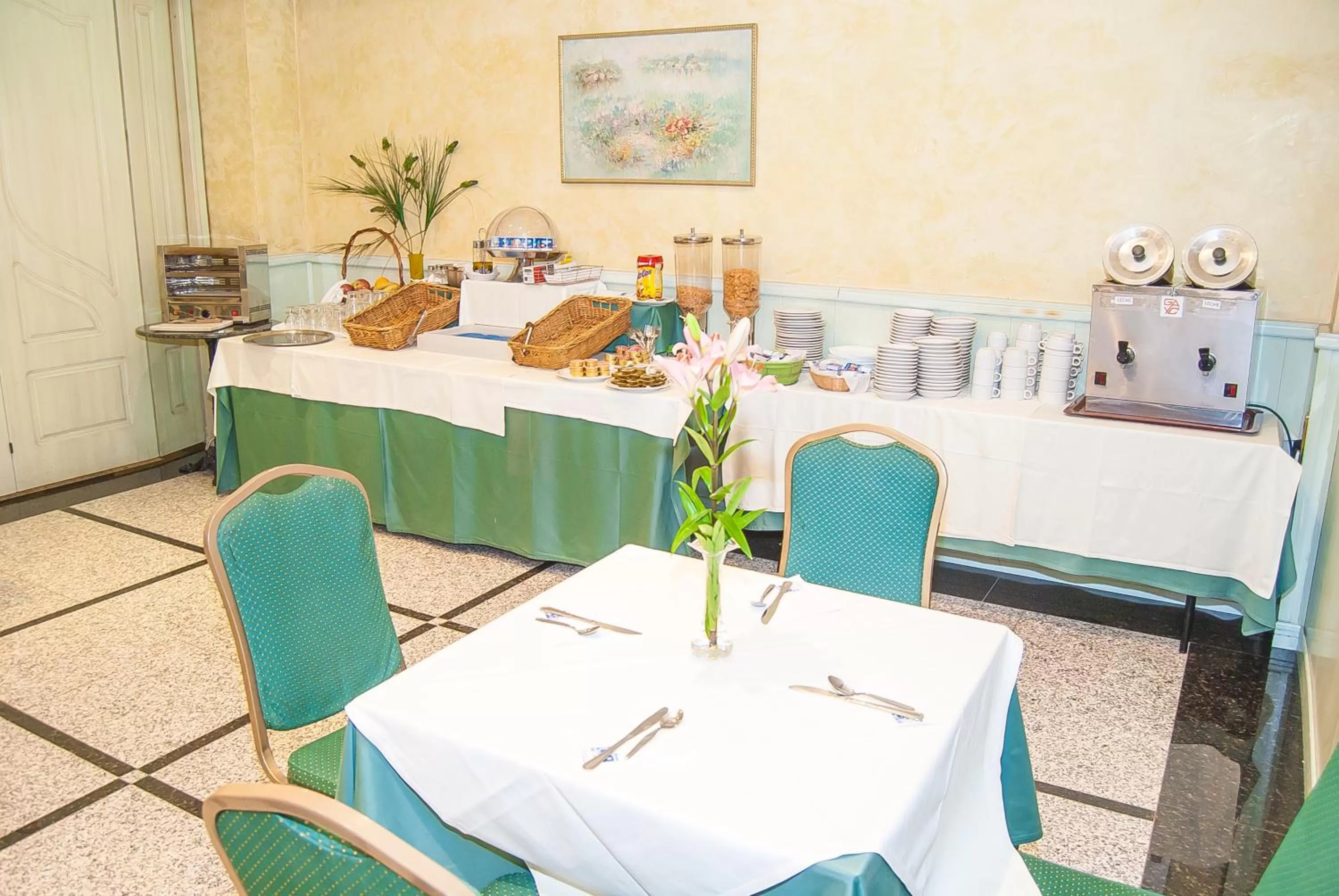 Restaurant/places to eat in Ana María