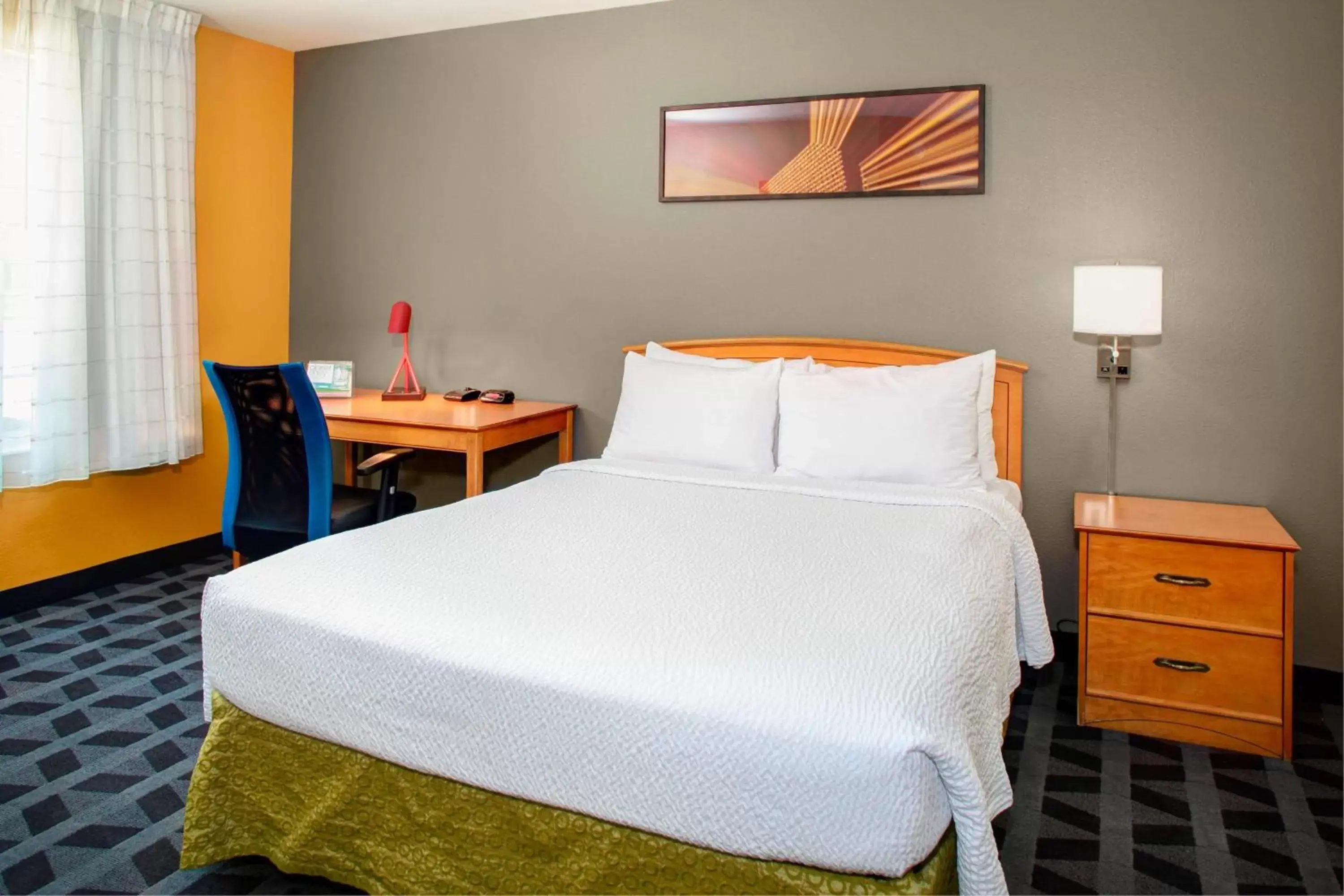 Bedroom, Bed in TownePlace Suites Fresno
