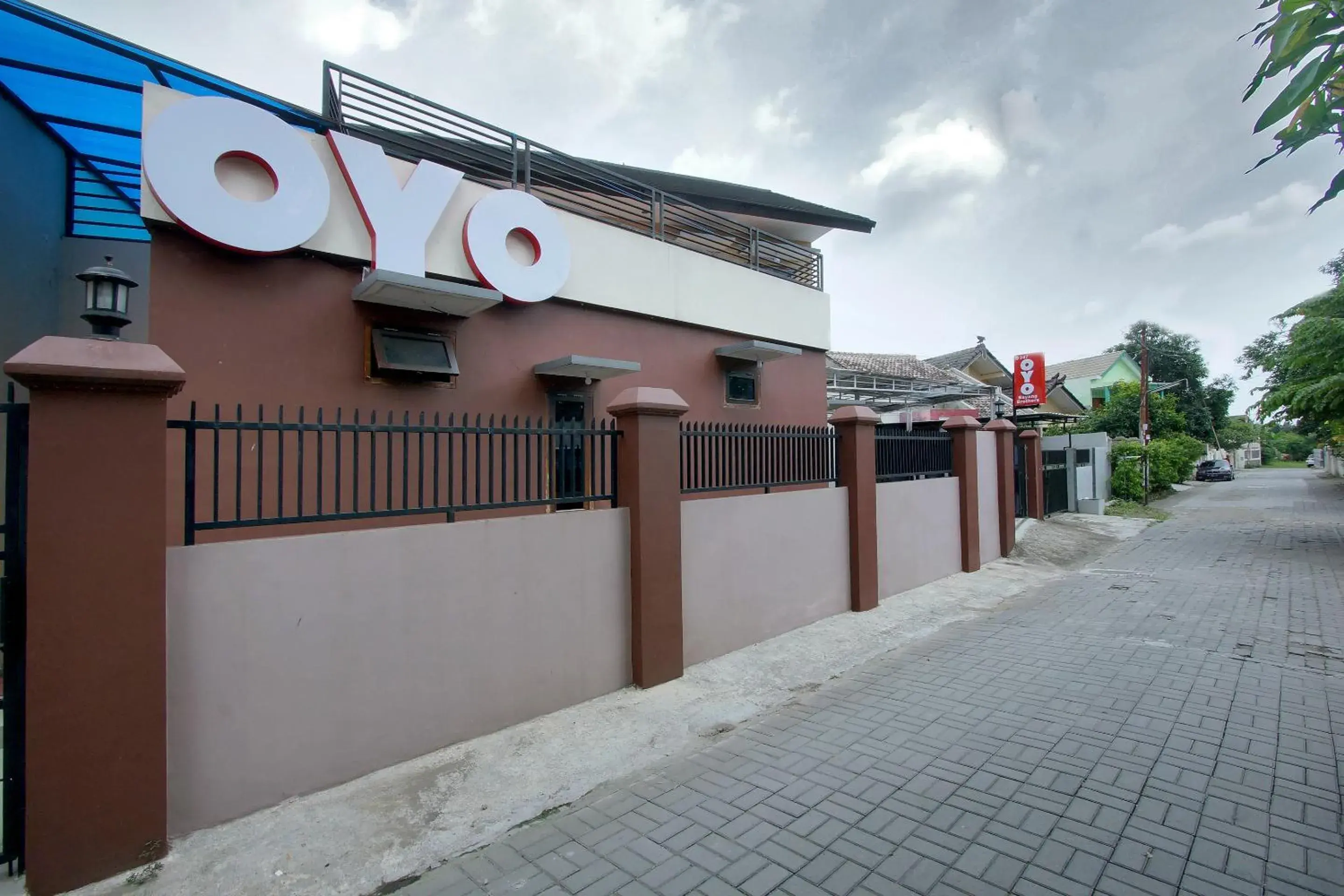 Facade/entrance, Property Building in OYO 347 Bayang Brothers Residence