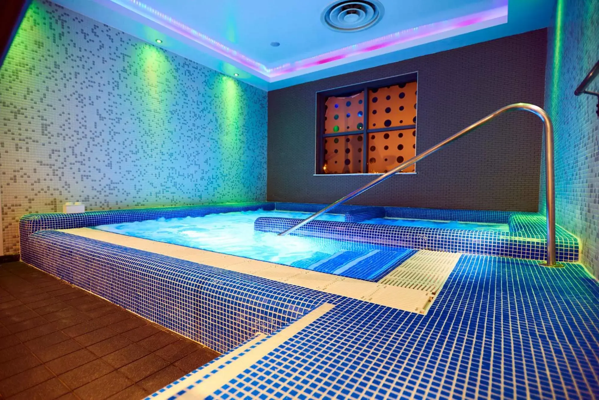 Sauna, Swimming Pool in The Warwickshire Hotel and Country Club