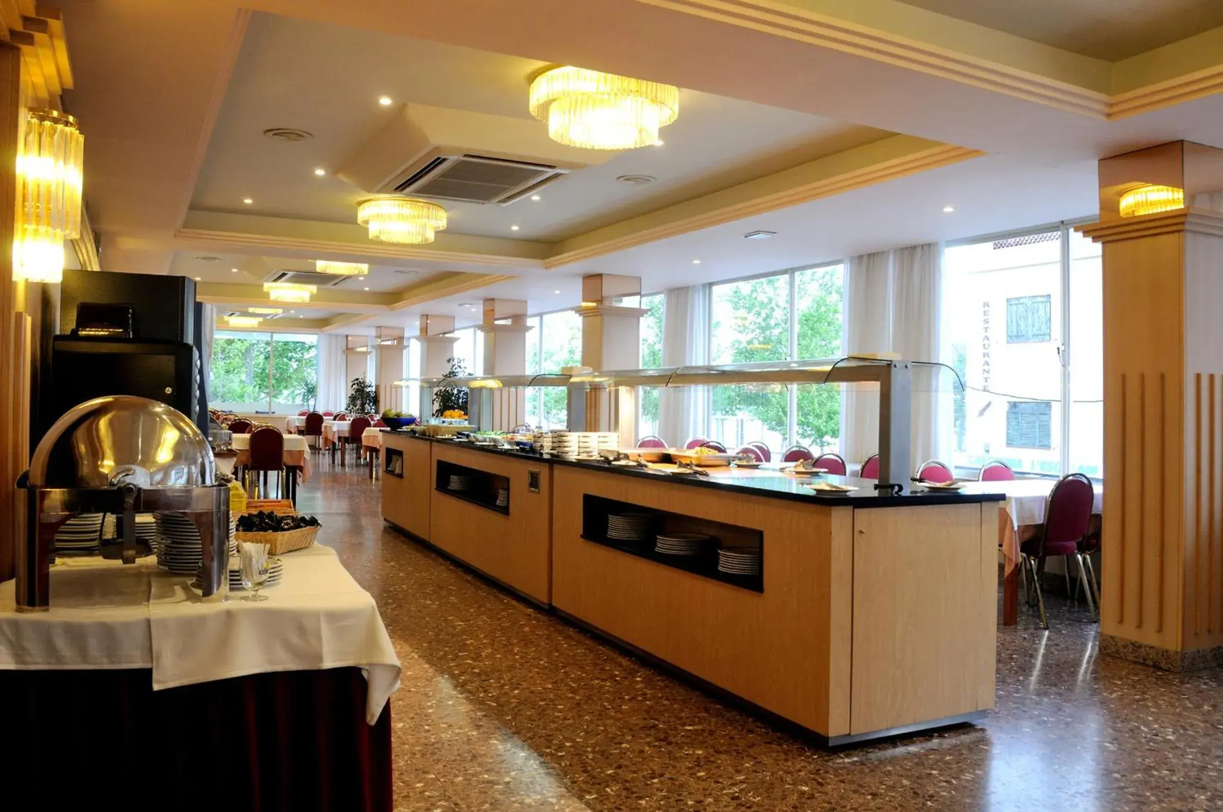 Buffet breakfast, Restaurant/Places to Eat in Hotel Ramblamar