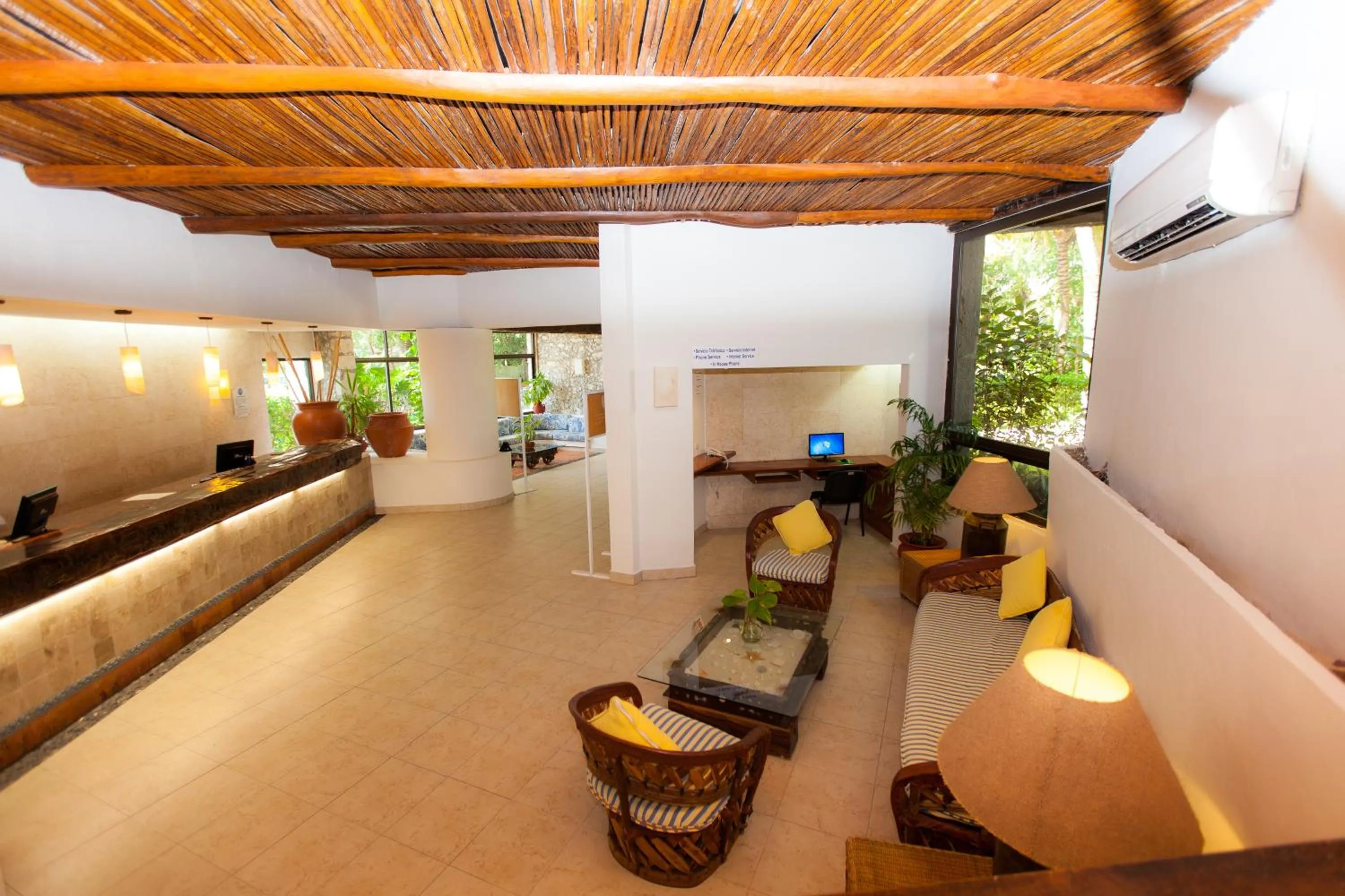 Lobby or reception in Casa del Mar Cozumel Hotel & Dive Resort with free access to an exclusive beach club