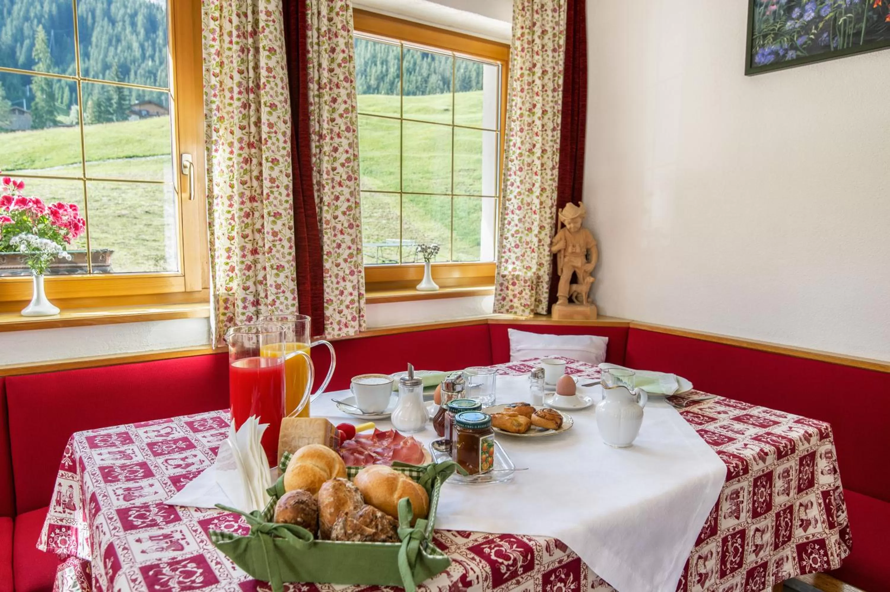 Continental breakfast in Villa Insam