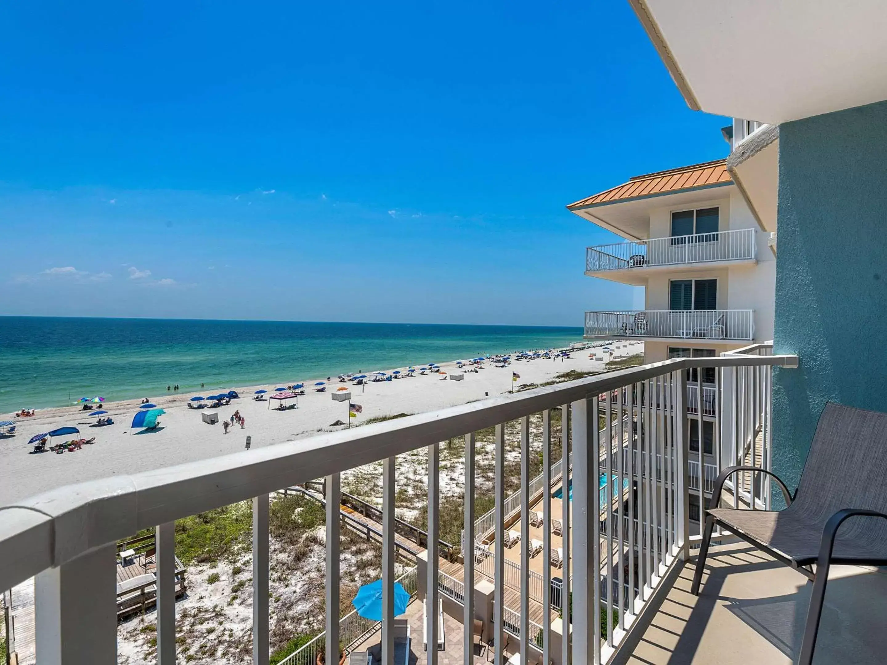 Bedroom, Balcony/Terrace in Sleep Inn on the Beach