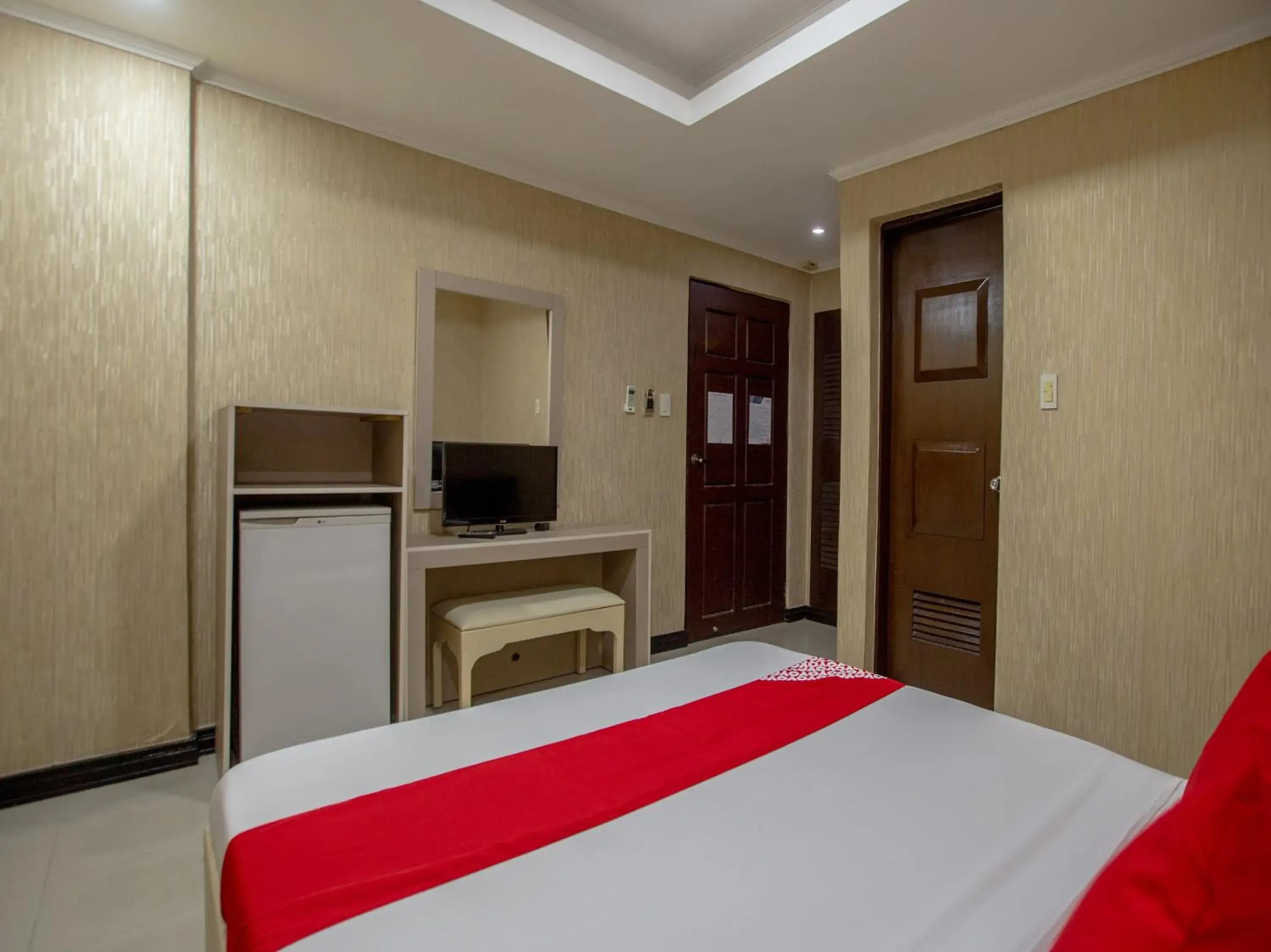 Bedroom, Bed in OYO 700 Pj Inn Hotel