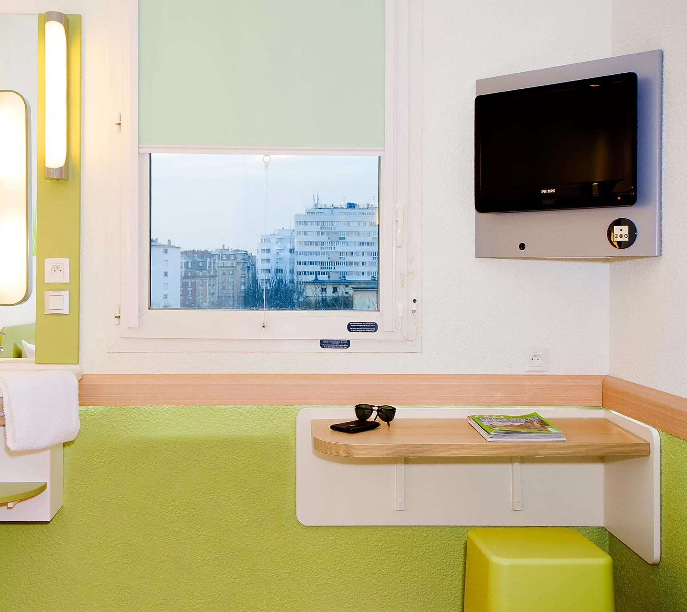 Seating area in ibis budget Pontarlier