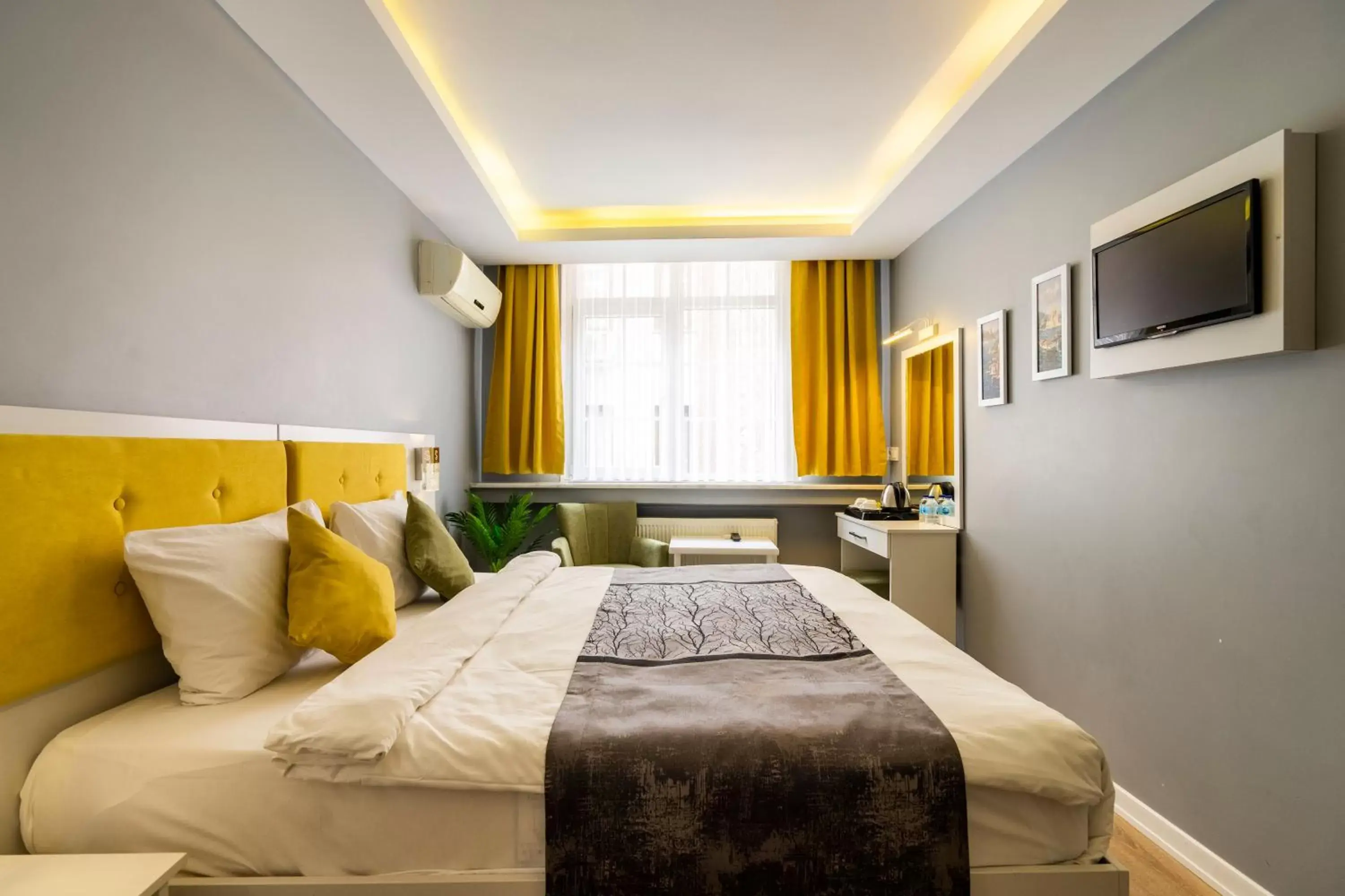 Superior Double or Twin Room in Sayeban Gold Hotel Superior Double or Twin Room in Sayeban Gold Hotel