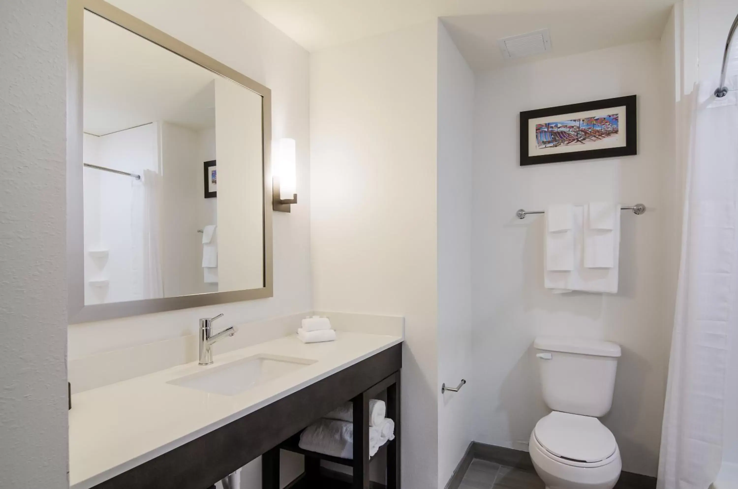 Bathroom in Comfort Inn & Suites Gulf Shores East Beach near Gulf State Park