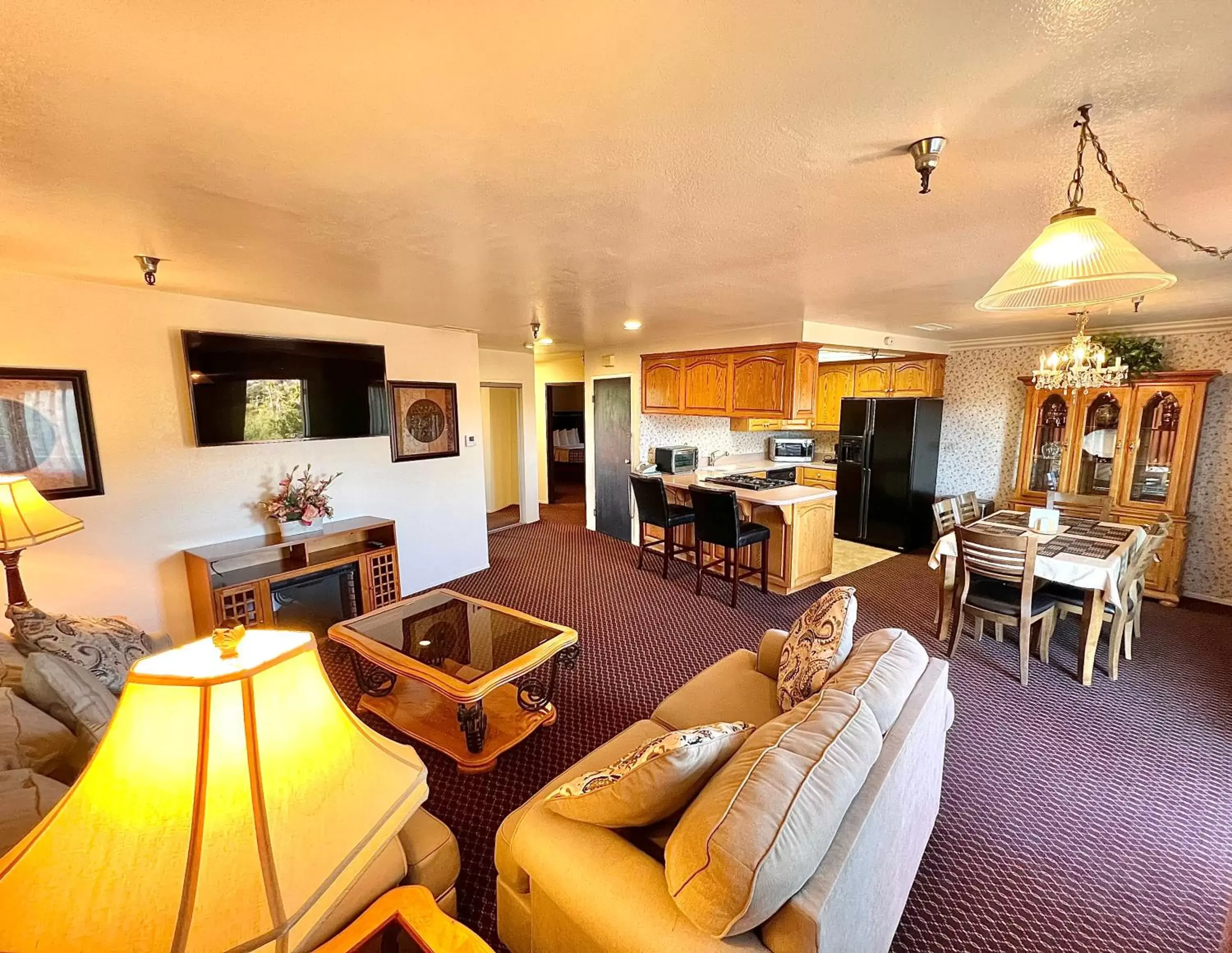 TV and multimedia in Oakridge Inn TV and multimedia in Oakridge Inn