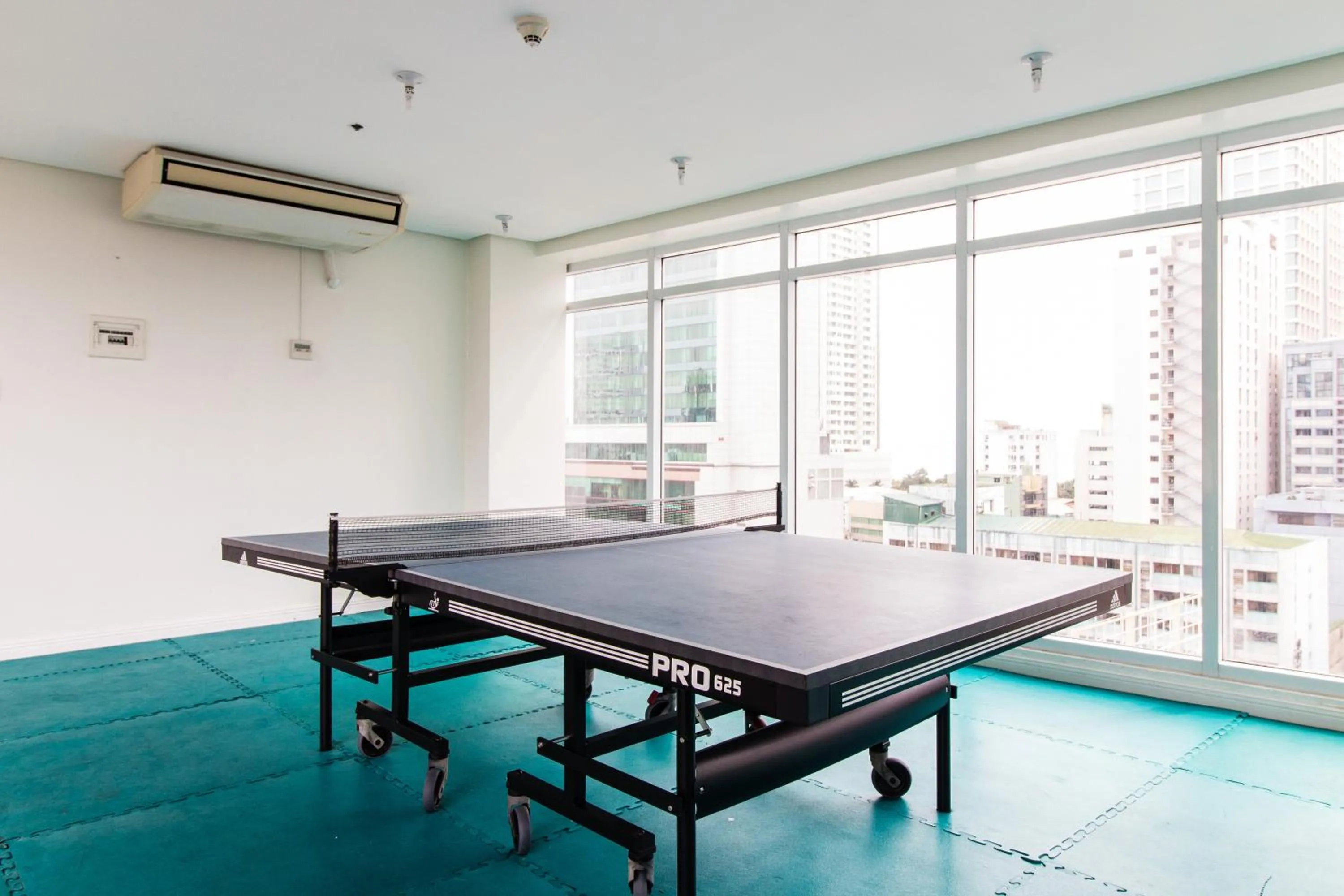 Game Room, Table Tennis in Jmm Apartment Suites