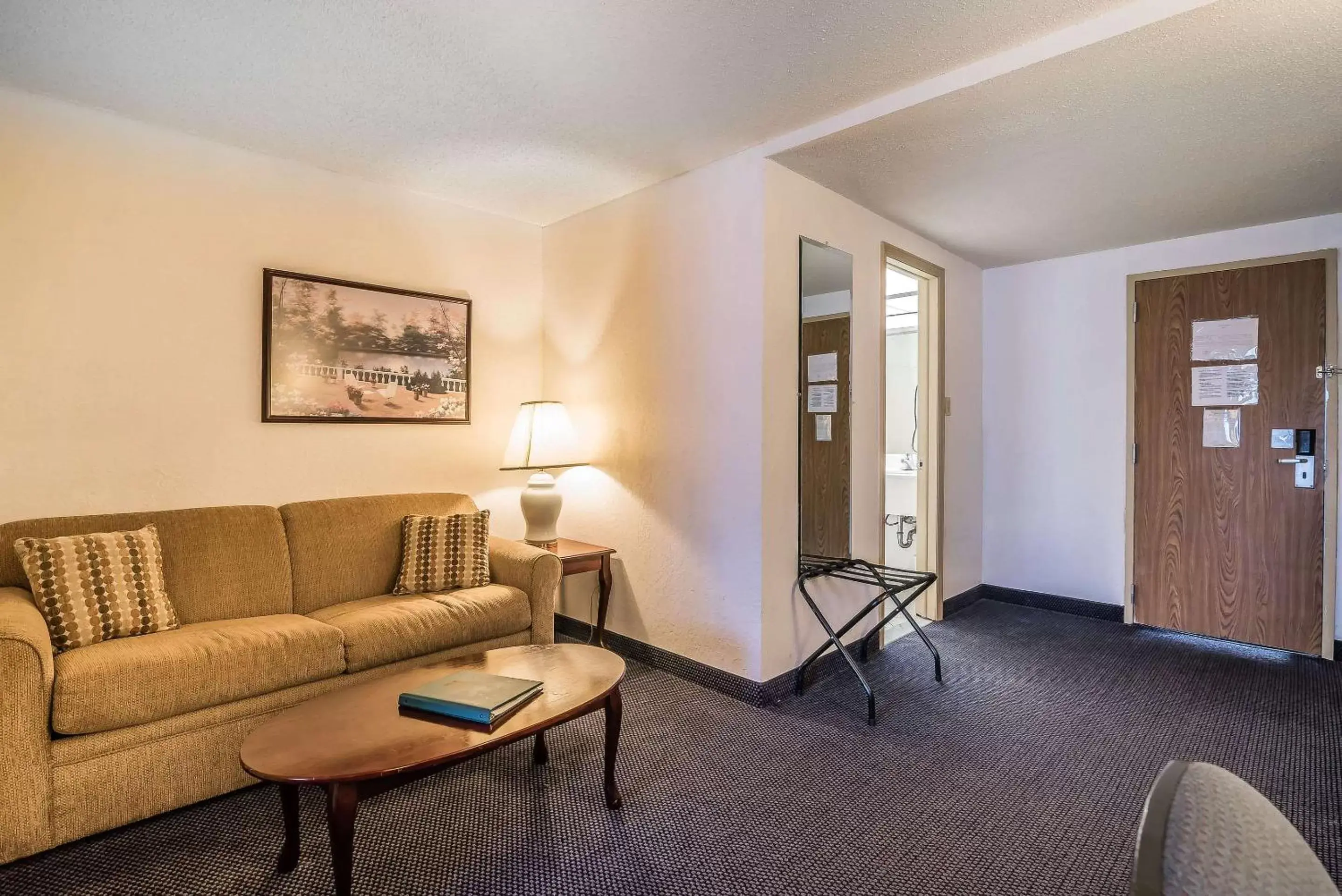 Bedroom, Seating Area in Quality Inn & Suites Albany Airport
