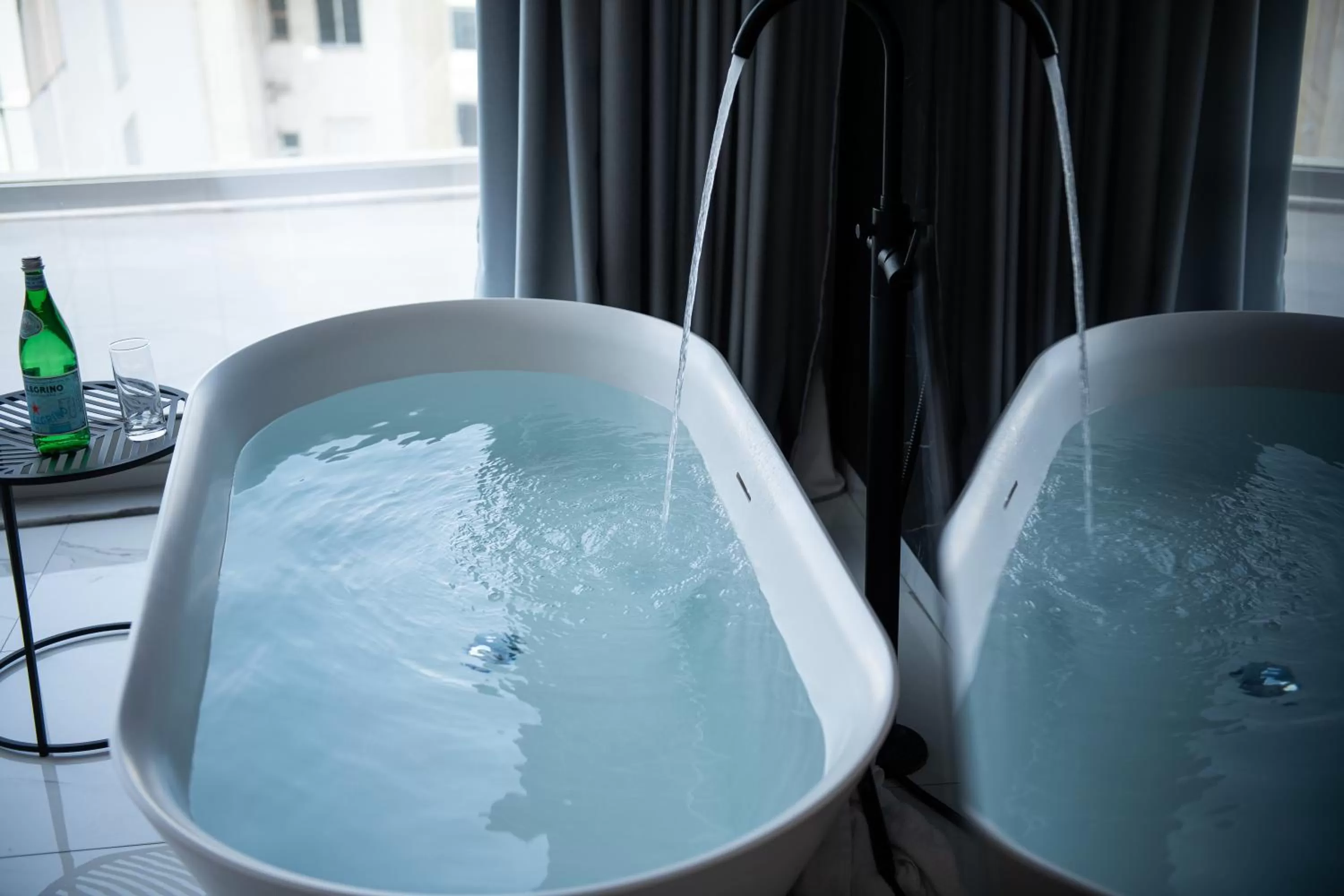 Hot Tub in Enattica Suites