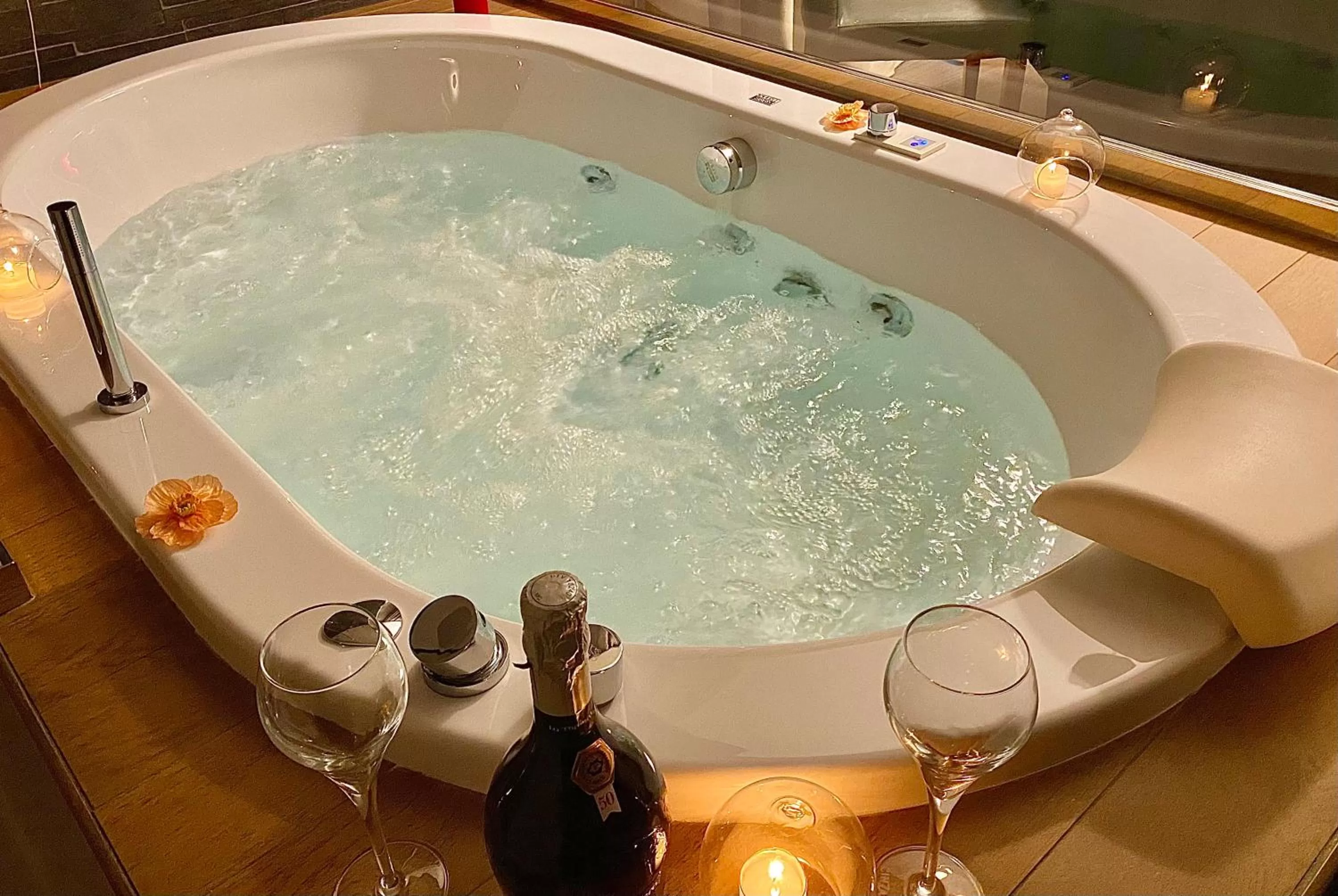 Hot Tub in Admiral Park Hotel by Falco D'Oro Hotels