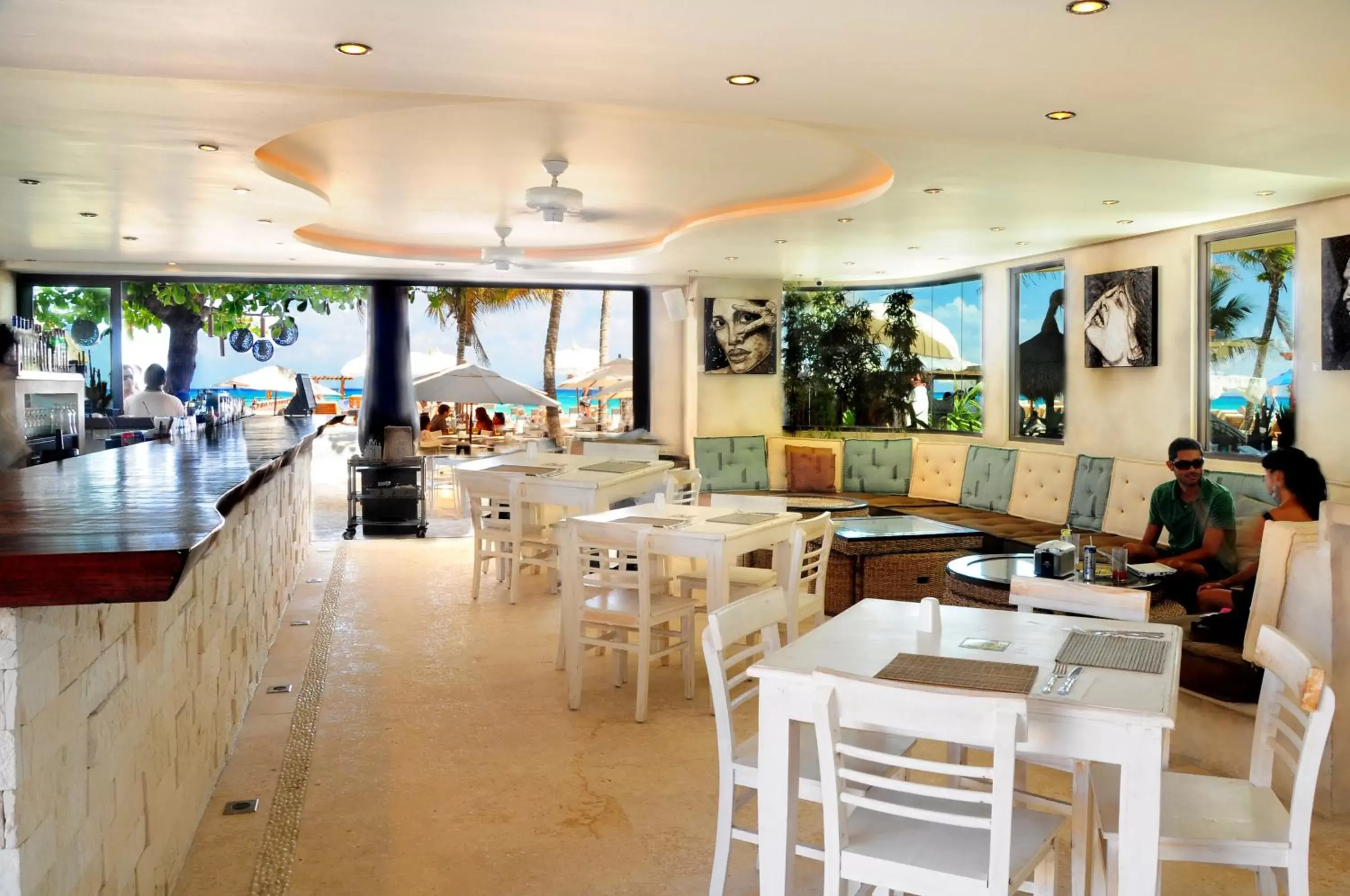 Breakfast, Restaurant/Places to Eat in Maya Villa Condo Hotel and Beachclub