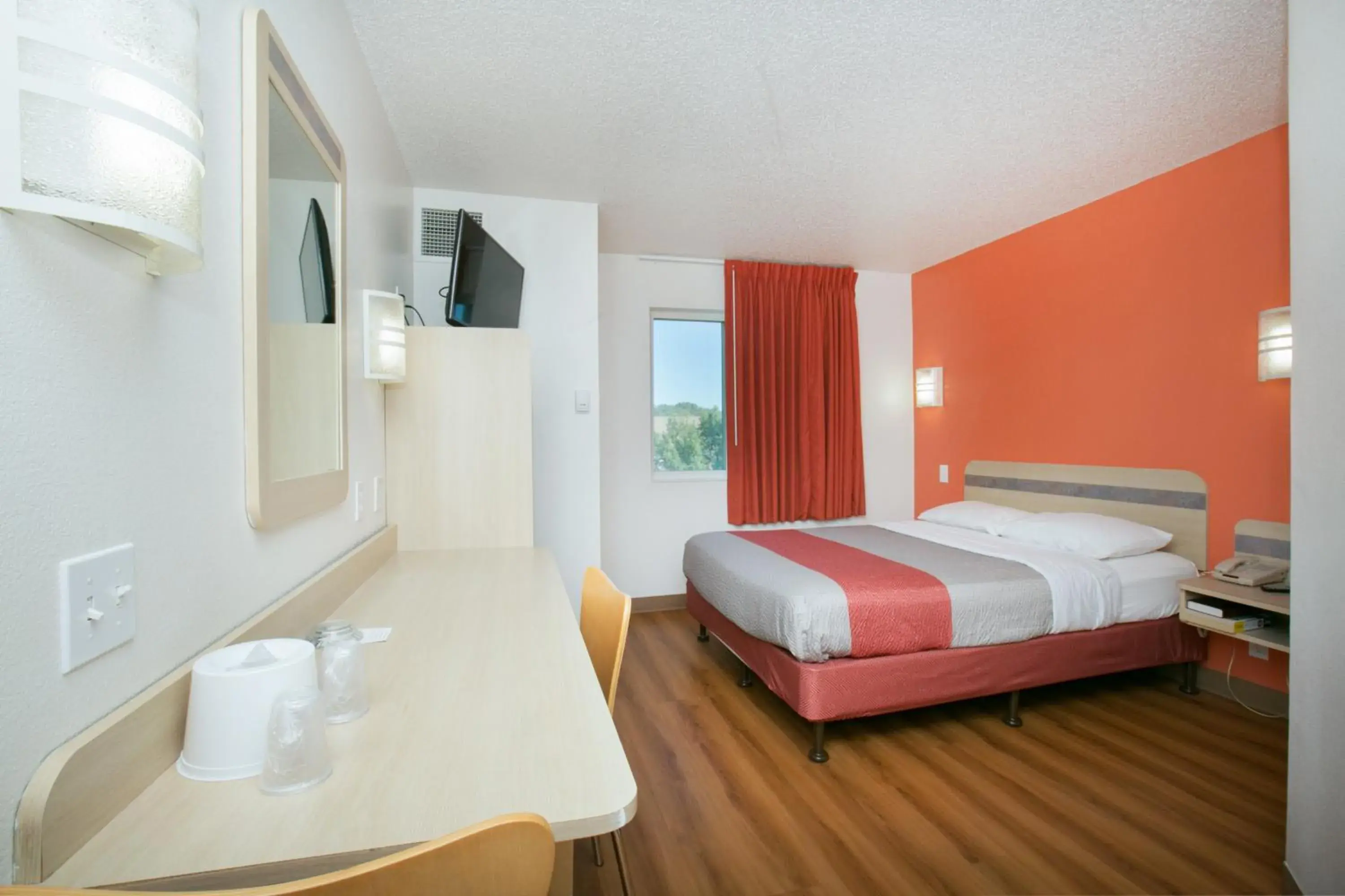 Bedroom, Bed in Motel 6-Brooklyn Center, MN - Minneapolis Bedroom, Bed in Motel 6-Brooklyn Center, MN - Minneapolis