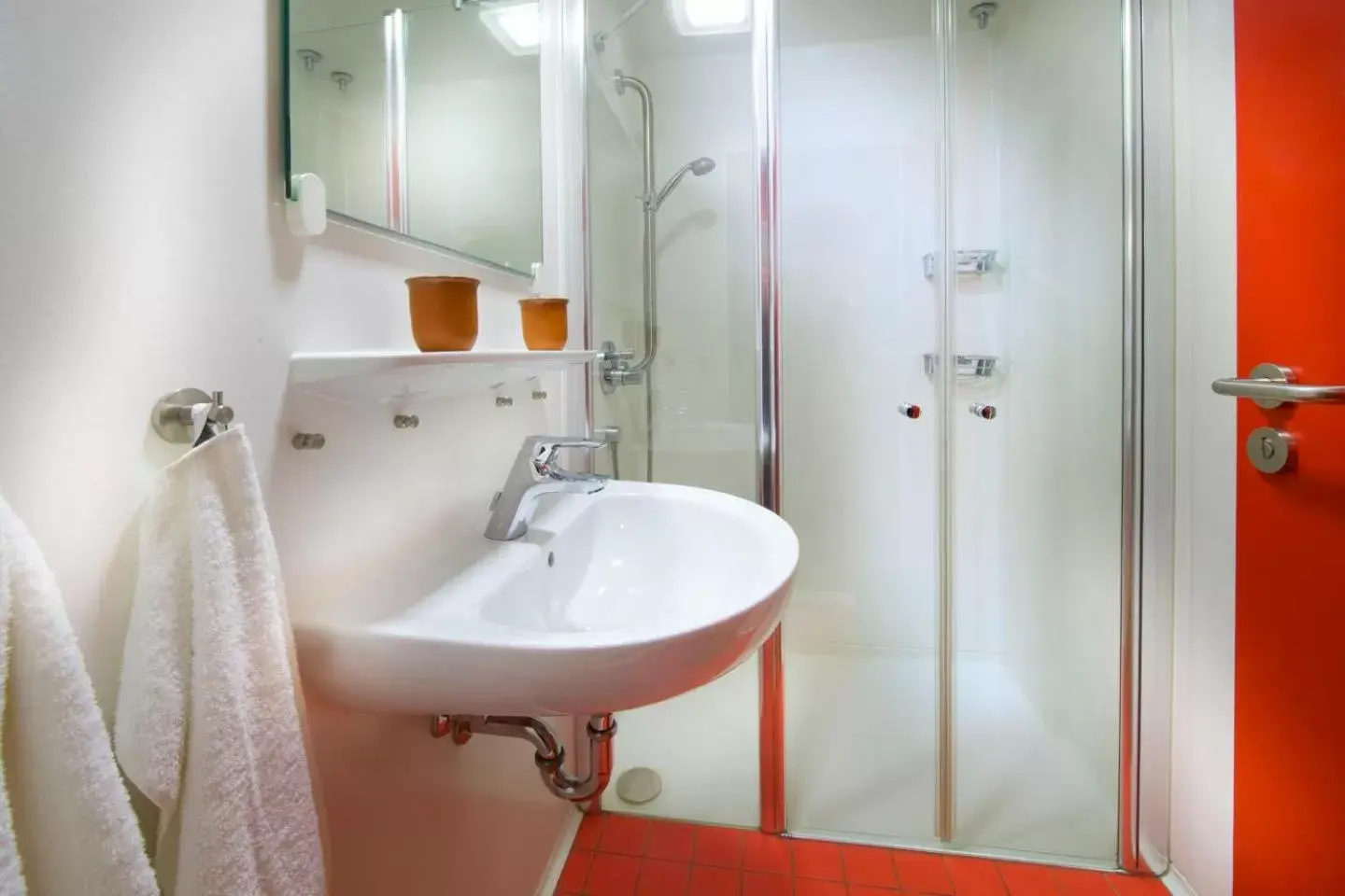 Bathroom in JUFA Hotel Kronach – Festung Rosenberg