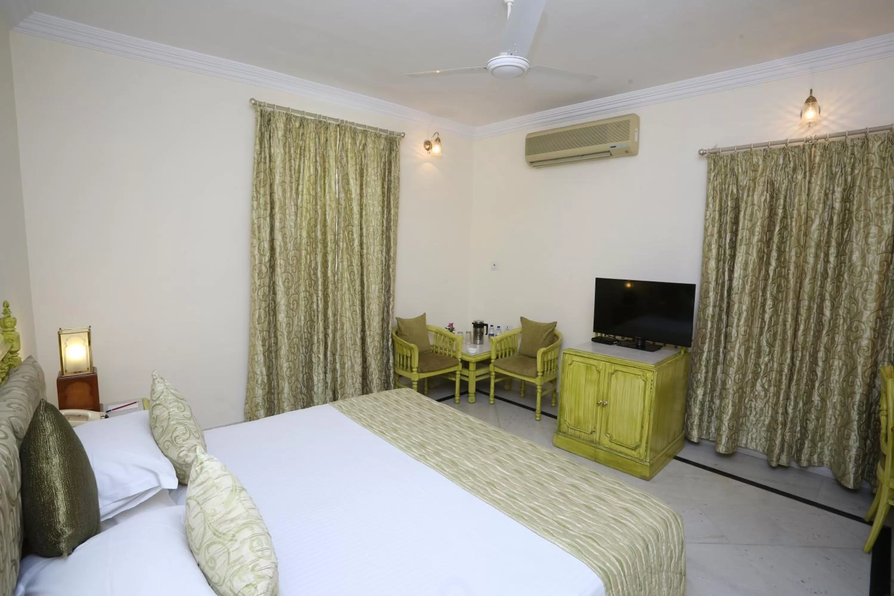 Bedroom, Bed in Garden Hotel - Heritage by HRH Group of Hotels