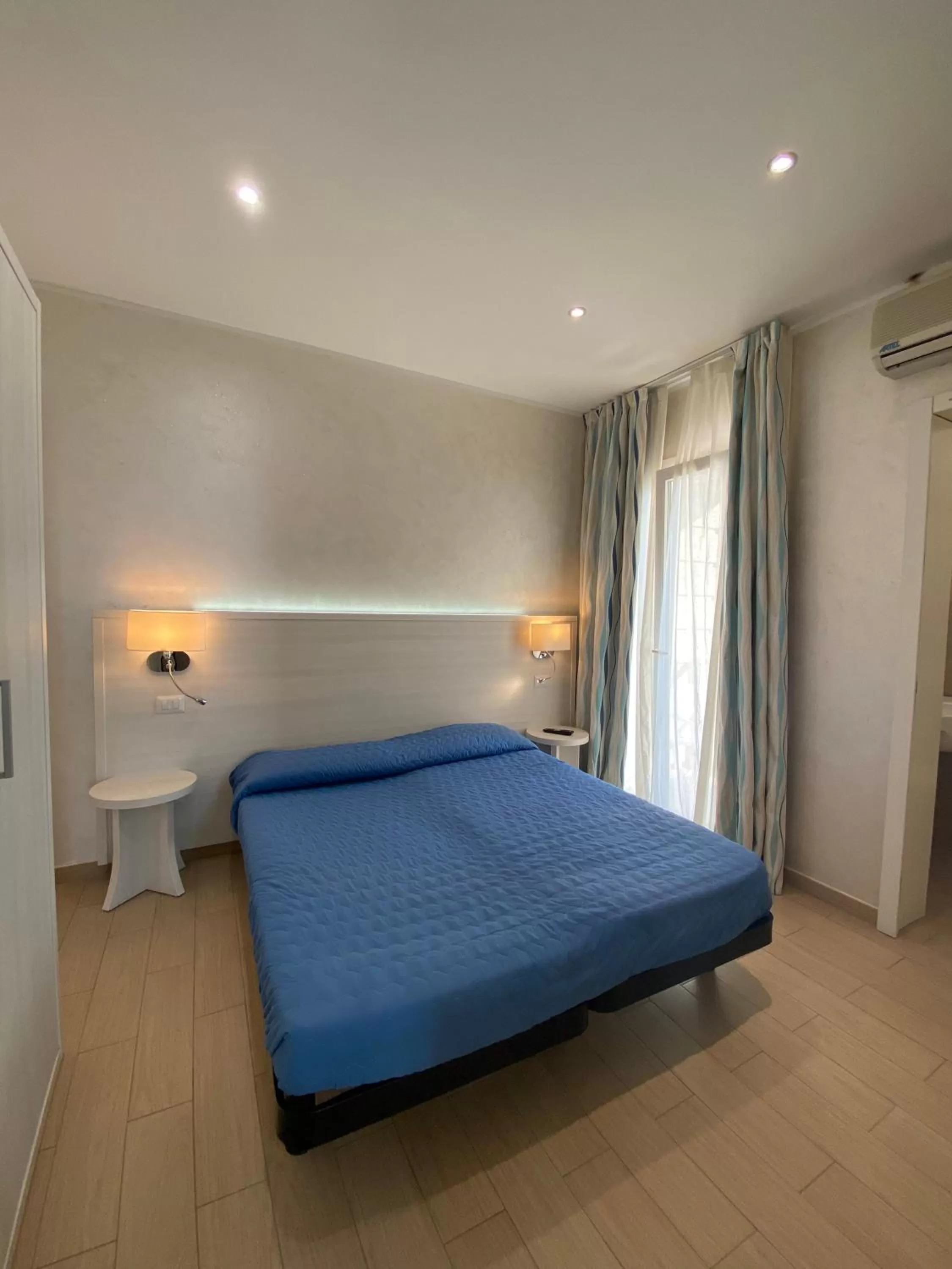 Bedroom, Bed in Marina Beach Suite Hotel