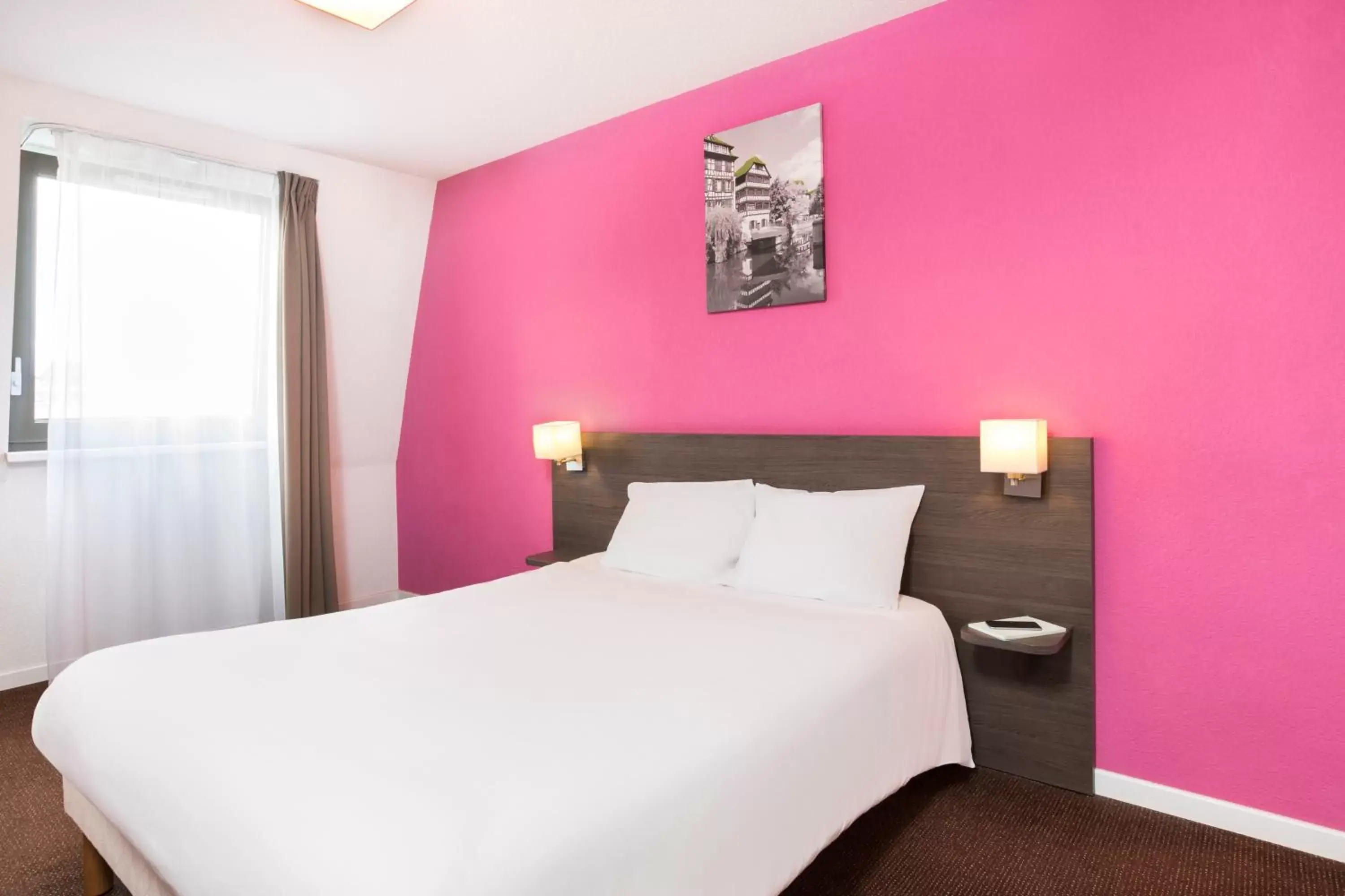 Bedroom, Bed in Aparthotel Adagio Access Strasbourg Petite France