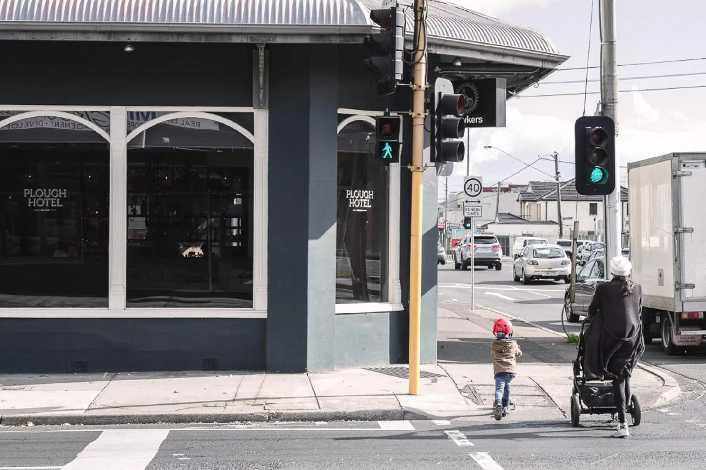 Facade/entrance in Plough Hotel