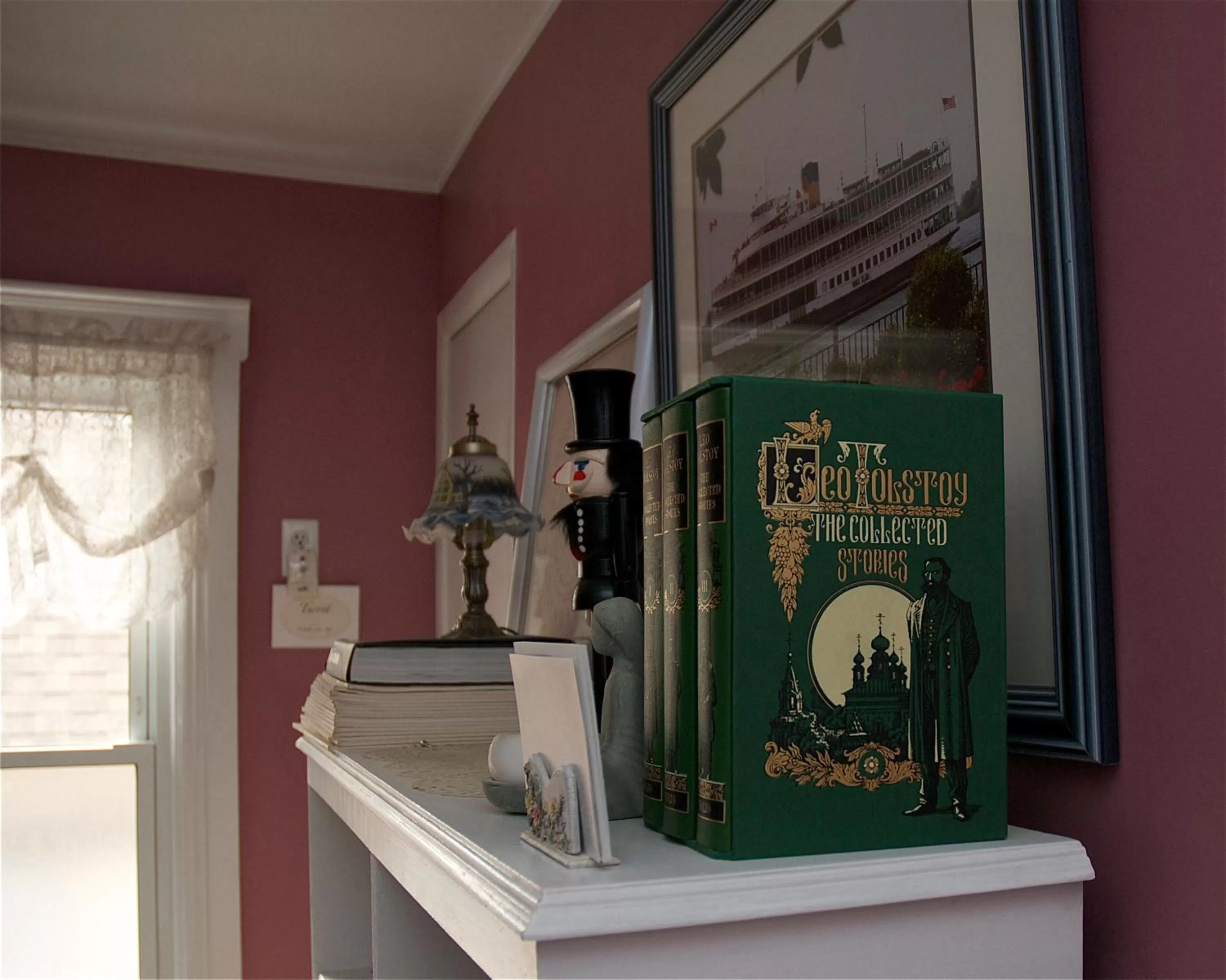 Library in Bondy House Bed & Breakfast