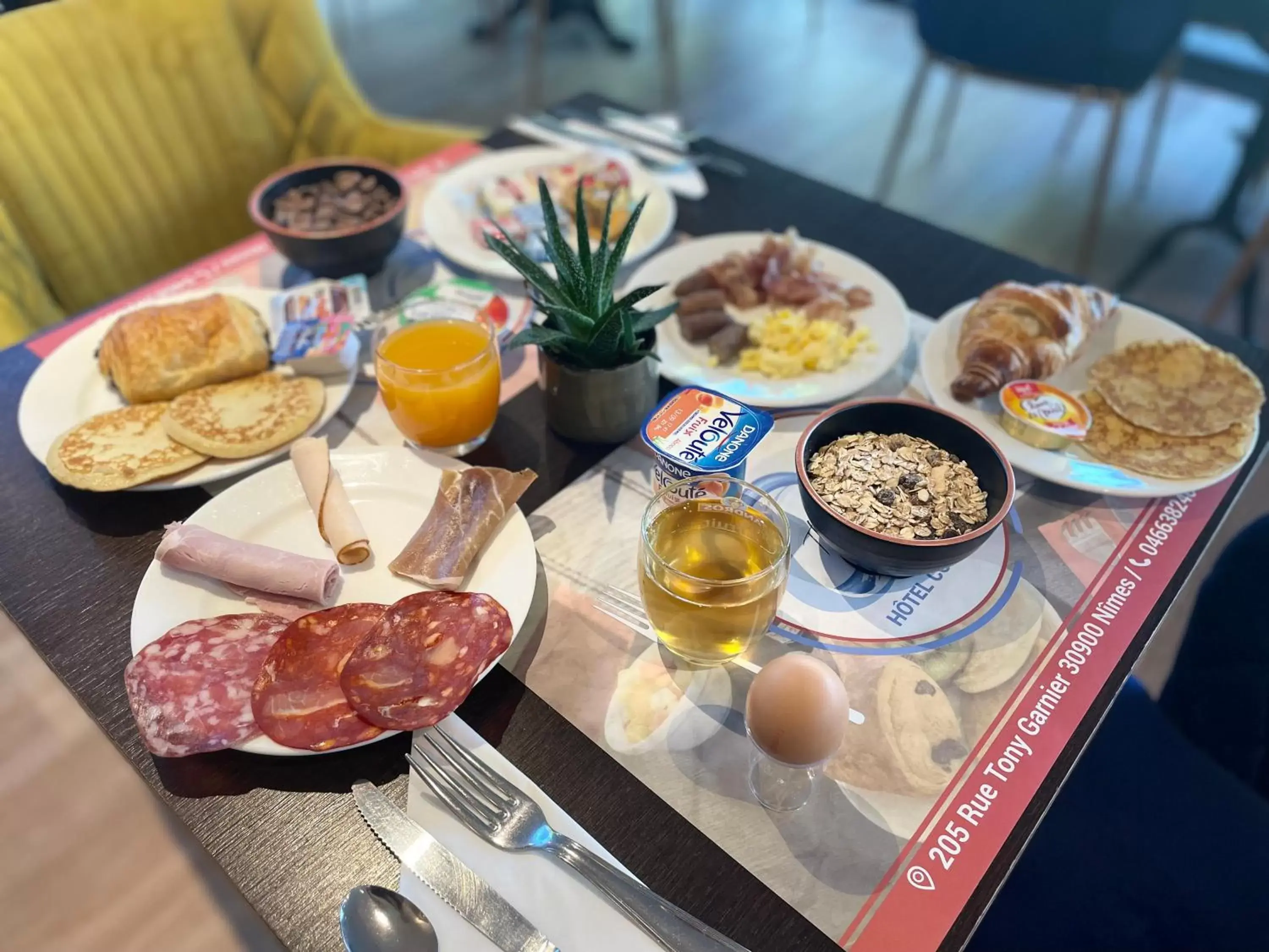 Breakfast in The Originals City, Hôtel Nîmes Costières, Ex Inter Hôtel