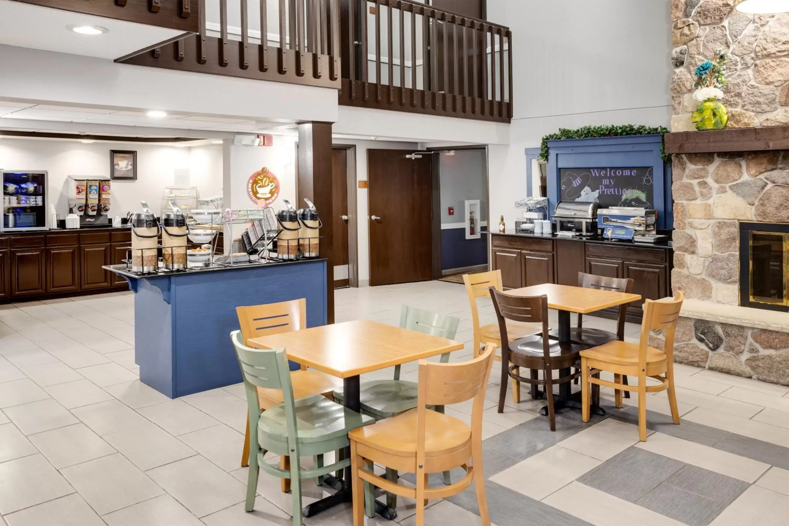 Breakfast, Restaurant/Places to Eat in AmericInn by Wyndham Plover Stevens Point