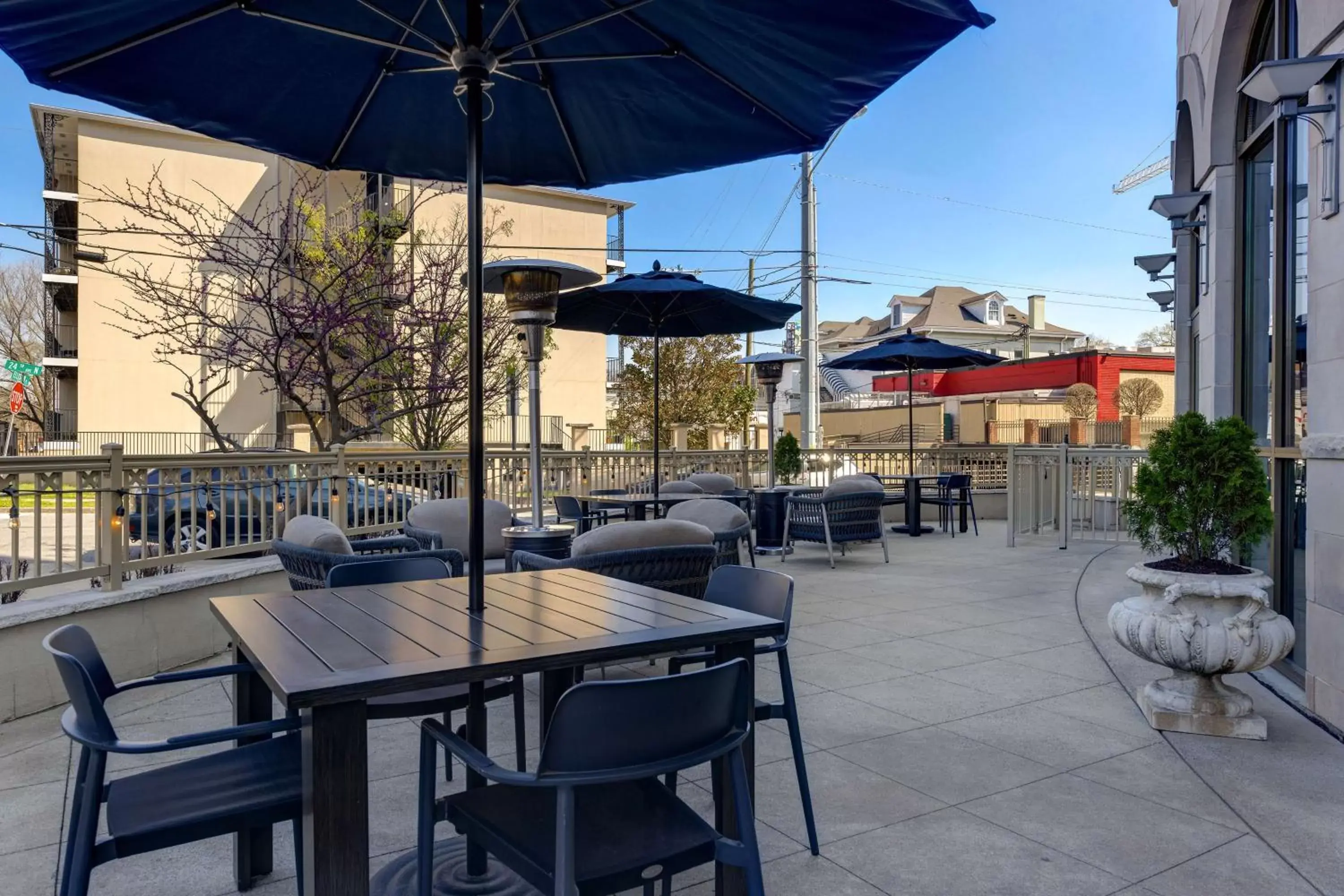 Patio, Restaurant/Places to Eat in Homewood Suites Nashville Vanderbilt