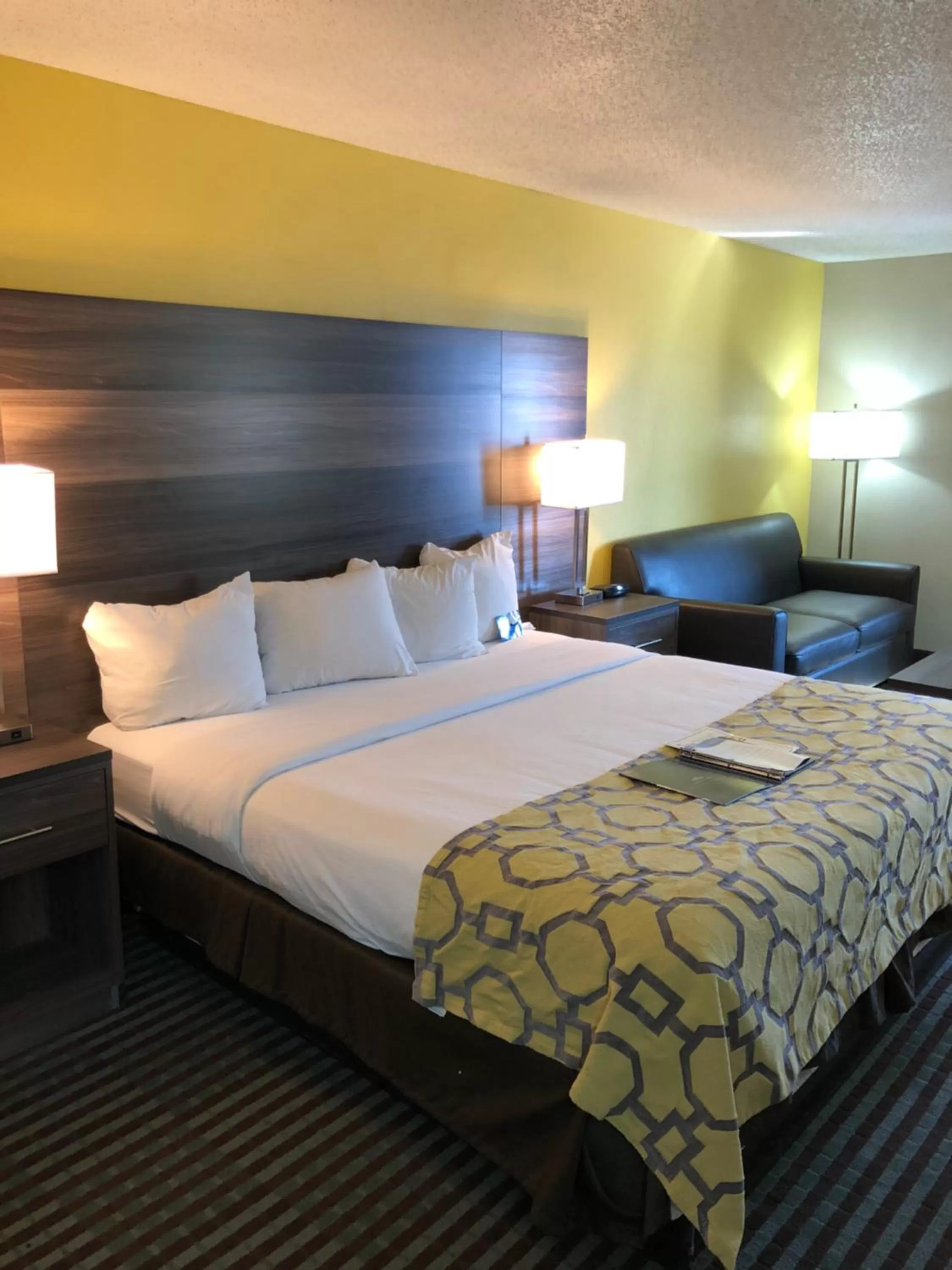 Bed in Baymont by Wyndham Oklahoma City Airport