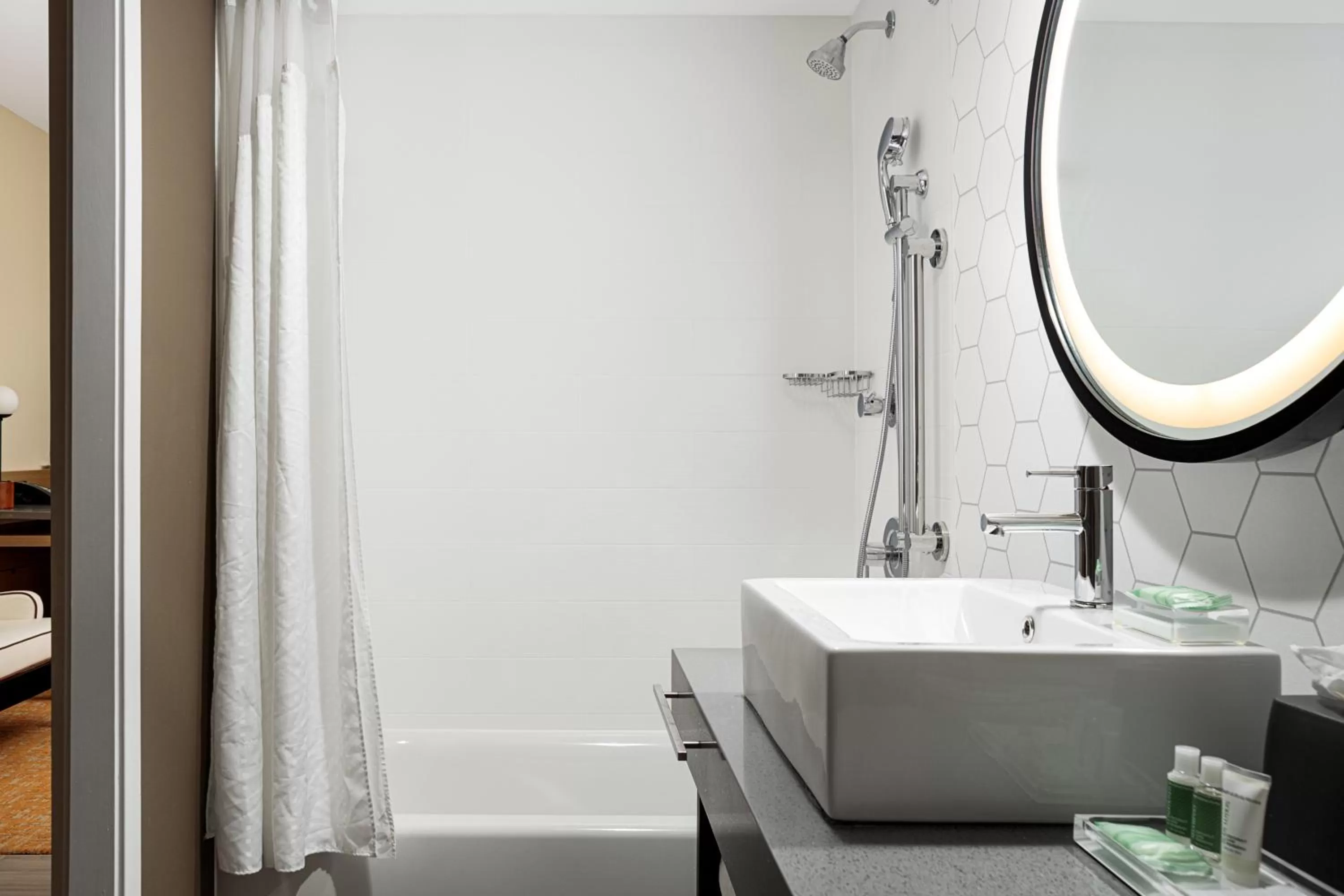 Bathroom in Holiday Inn & Suites Nashville Downtown Broadway