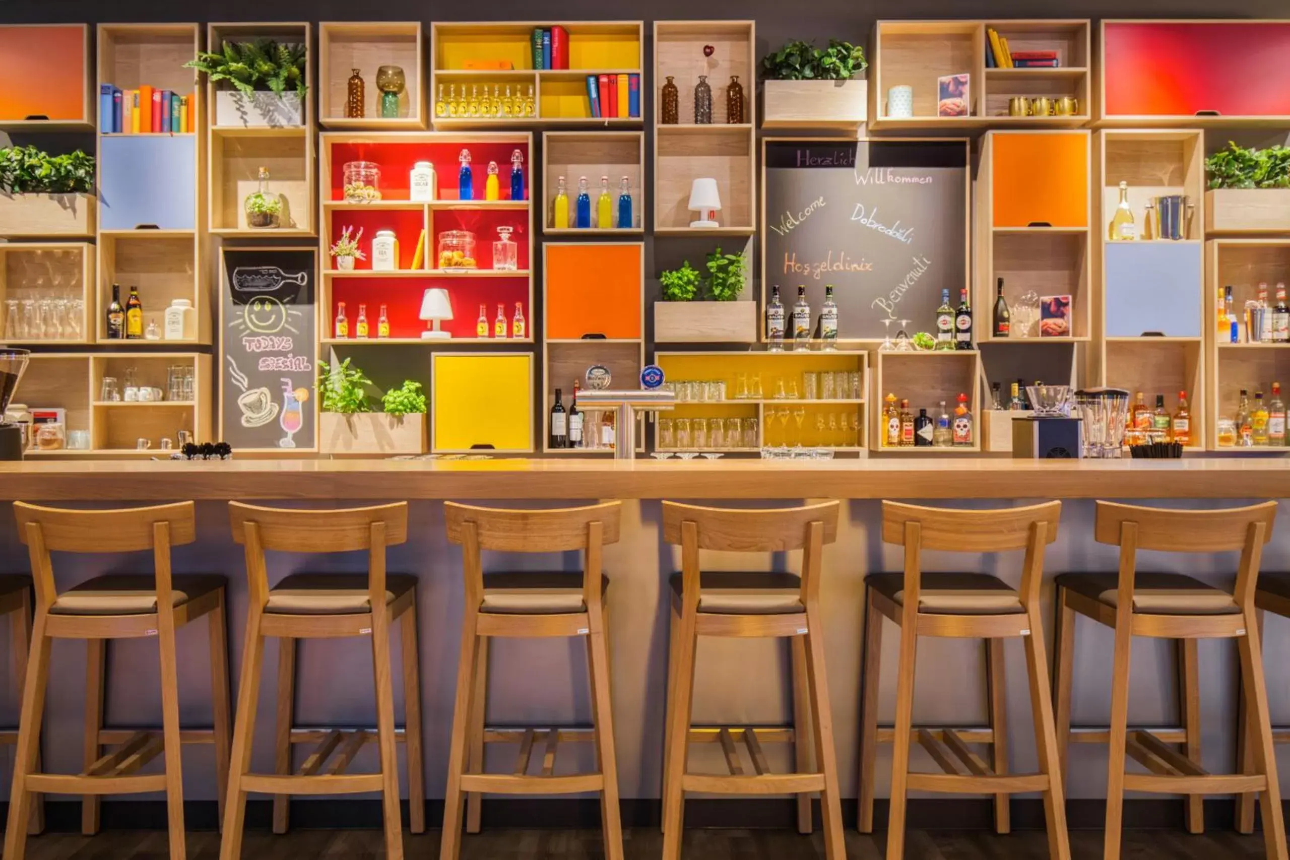 Lounge or bar in IntercityHotel Graz Lounge or bar in IntercityHotel Graz