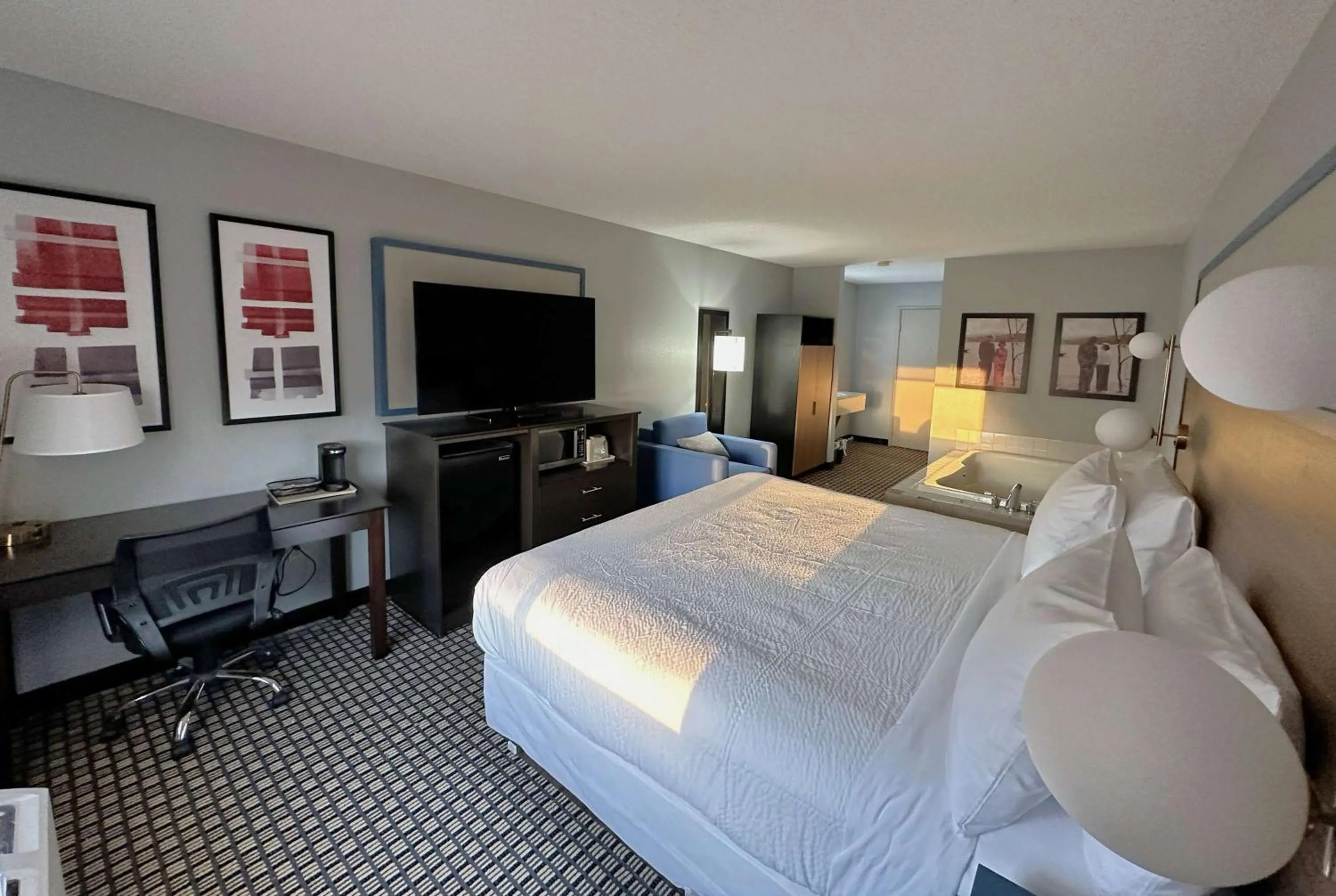 Photo of the whole room, Bed in Quality Inn Reedsburg