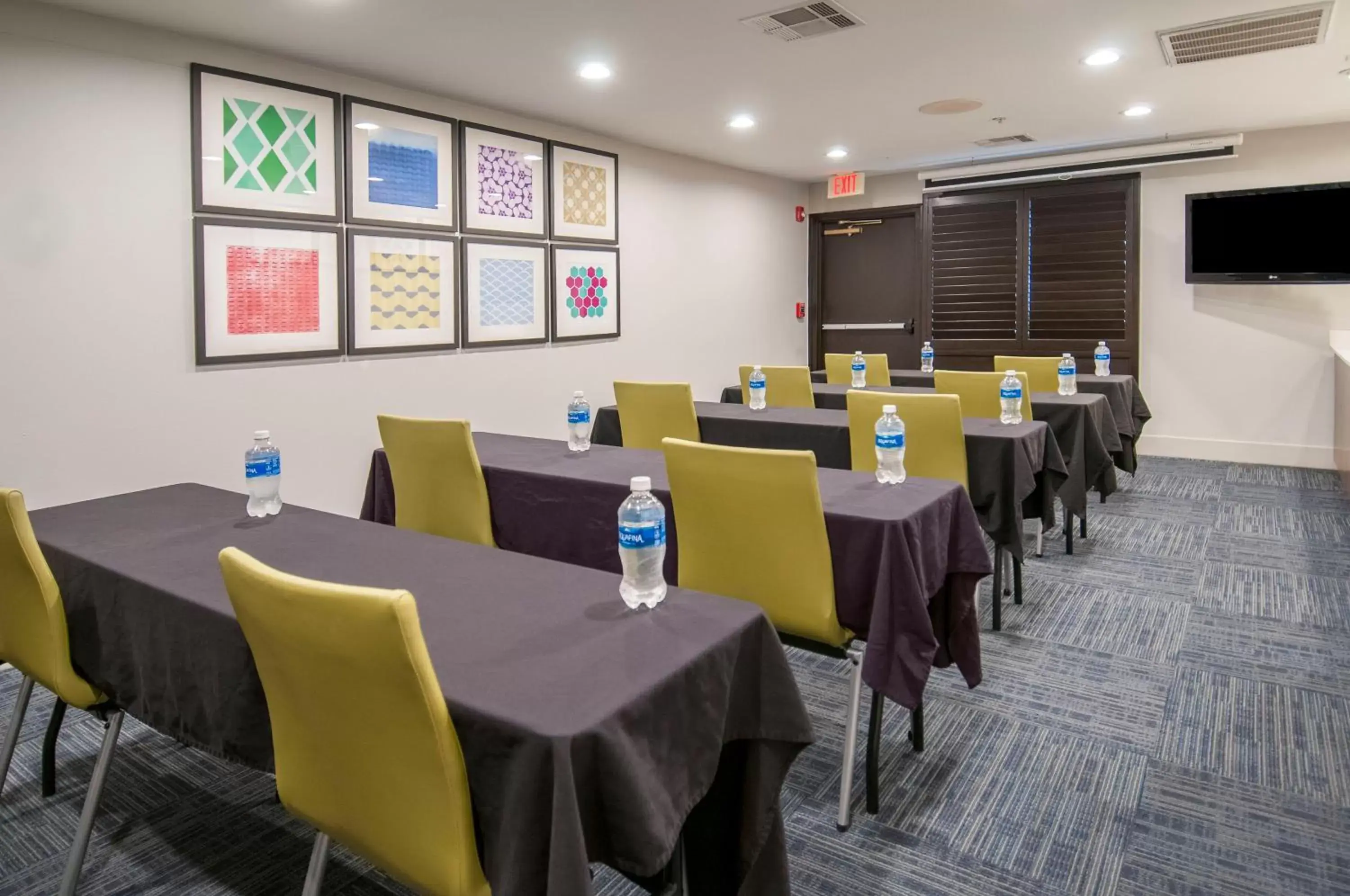 Meeting/conference room in Holiday Inn Express Hotel & Suites Dallas-North Tollway/North Plano, an IHG Hotel