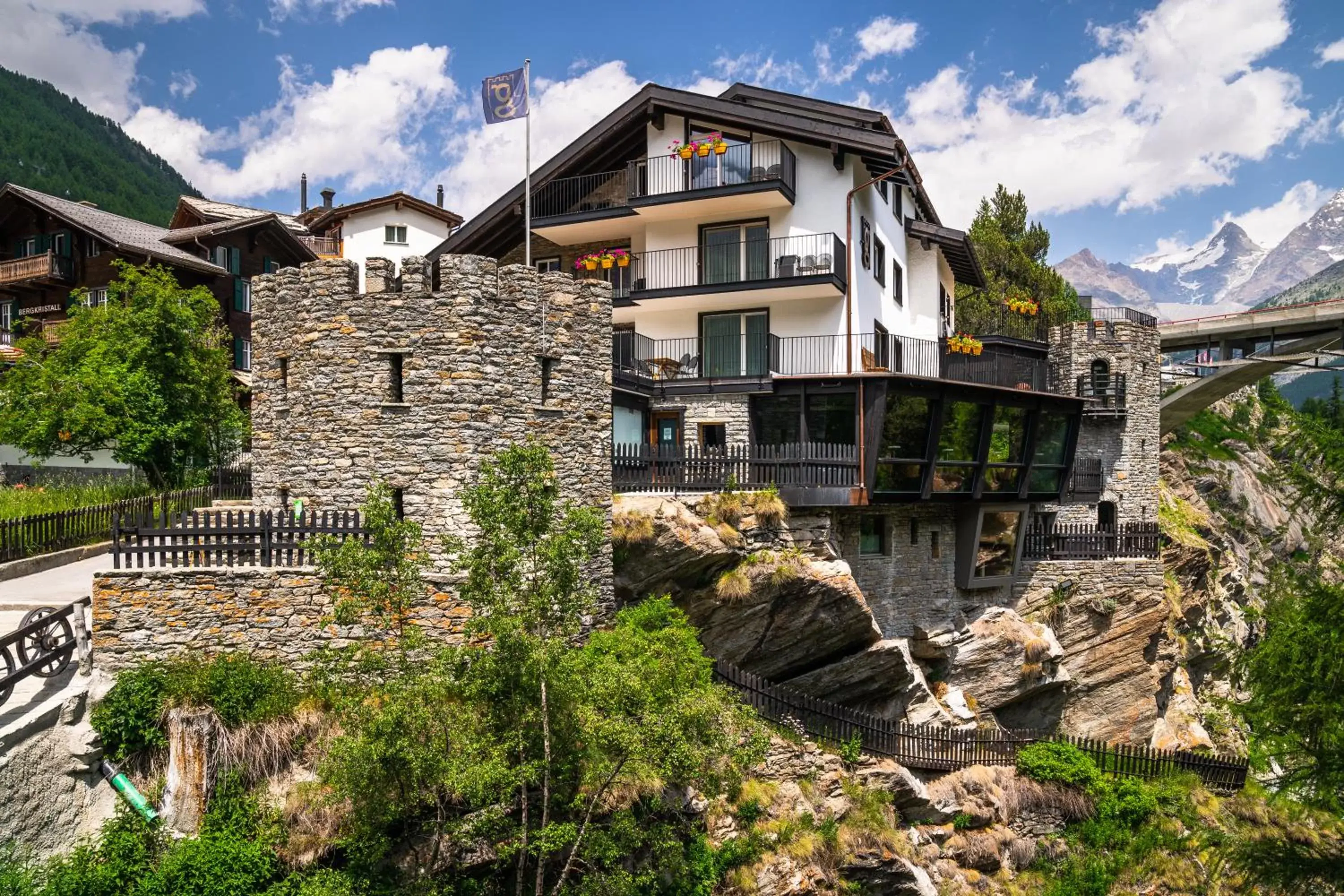 Property Building in Boutique Hotel La Gorge