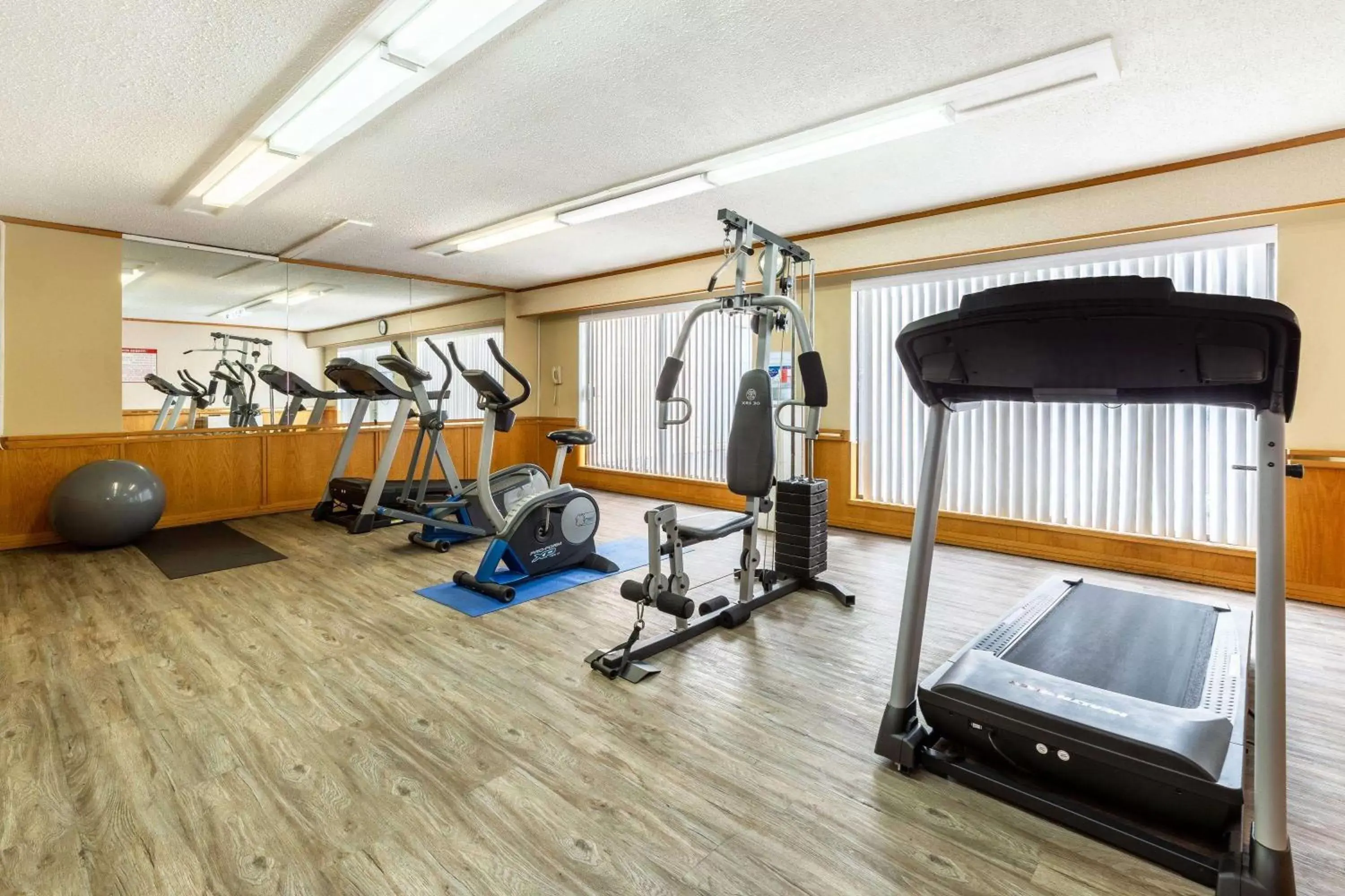 Fitness centre/facilities in Ramada by Wyndham Coquitlam Fitness centre/facilities in Ramada by Wyndham Coquitlam