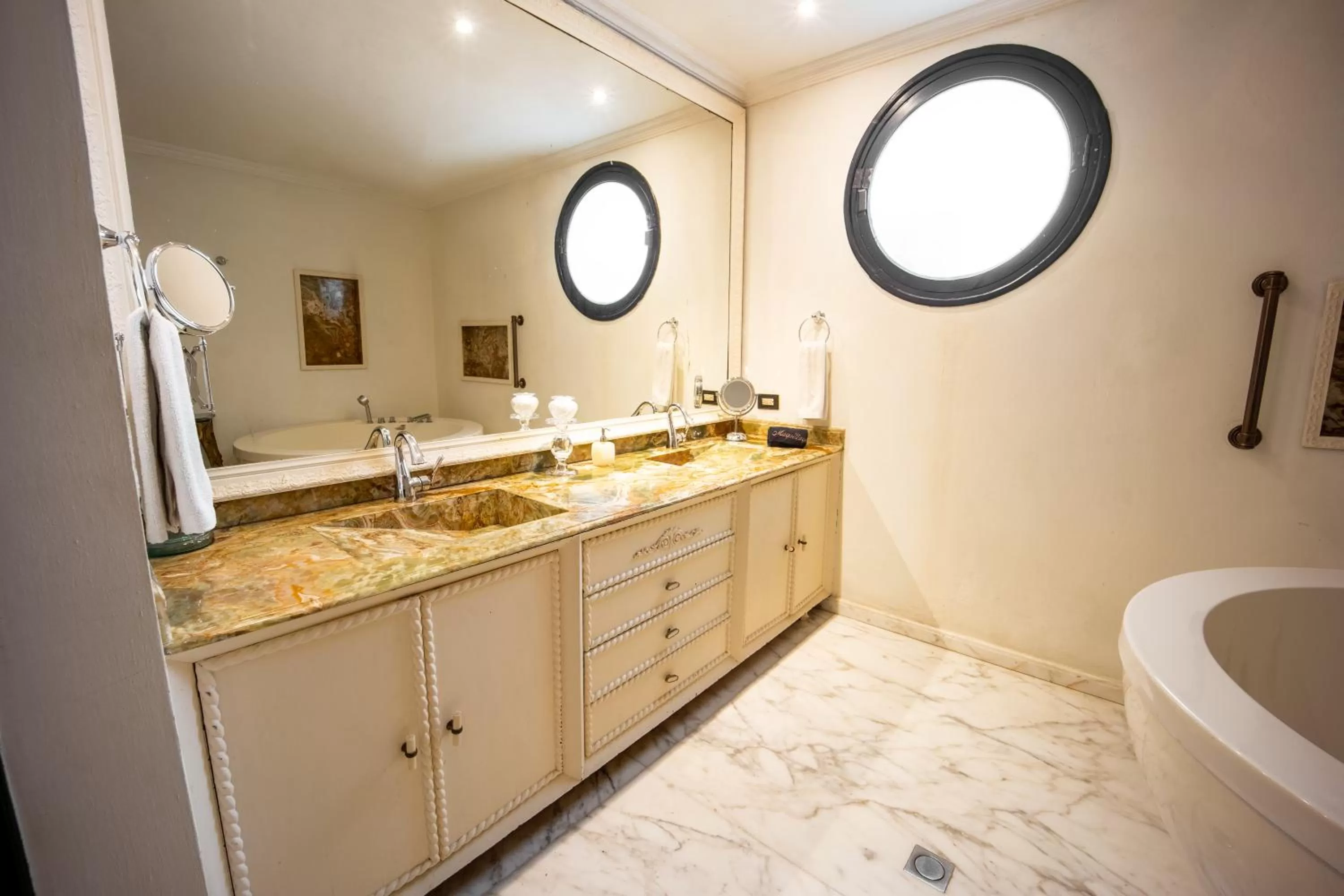 Bathroom in Casa de Alba Hotel Boutique