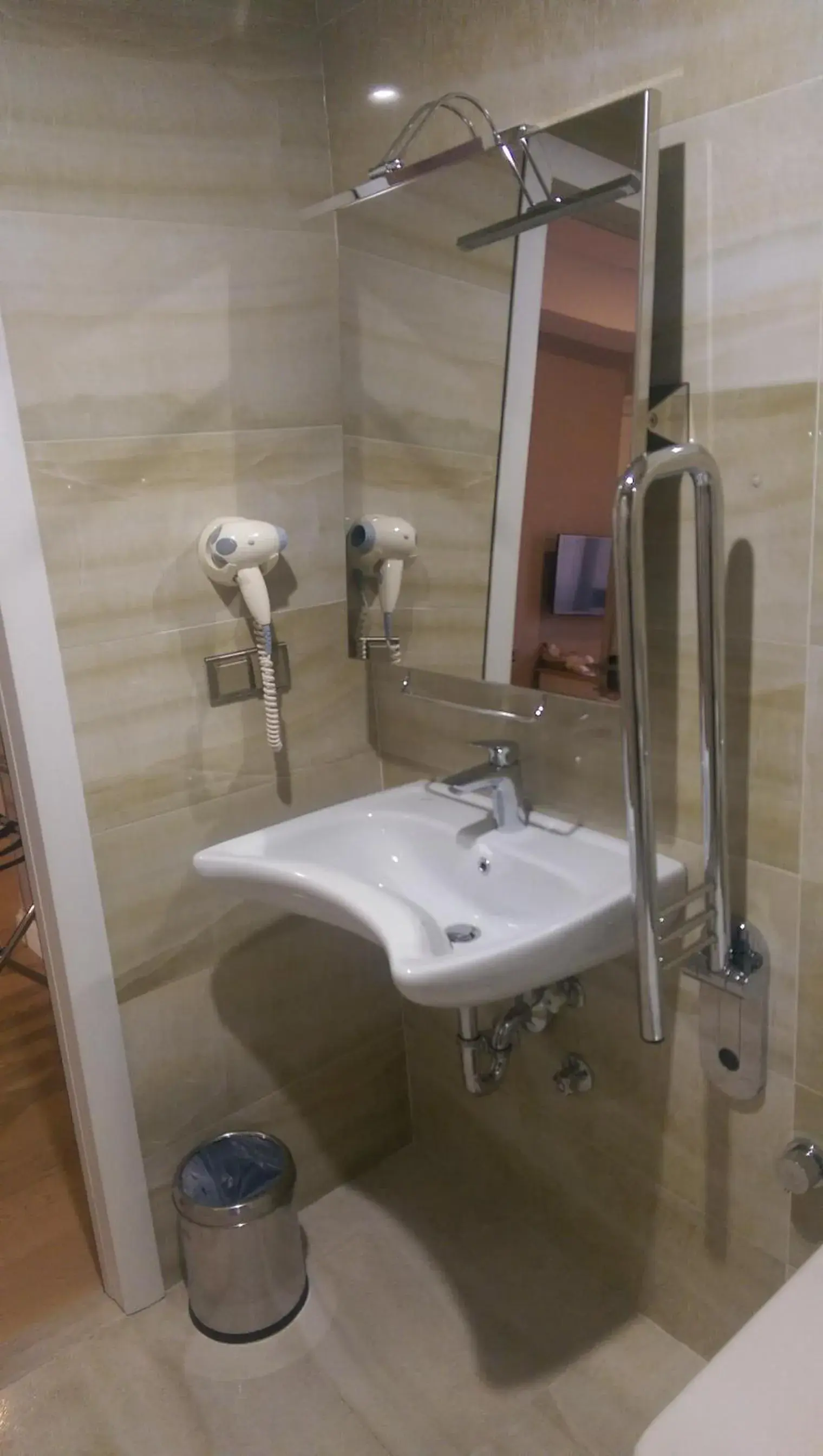 Bathroom in Hanna Hotel