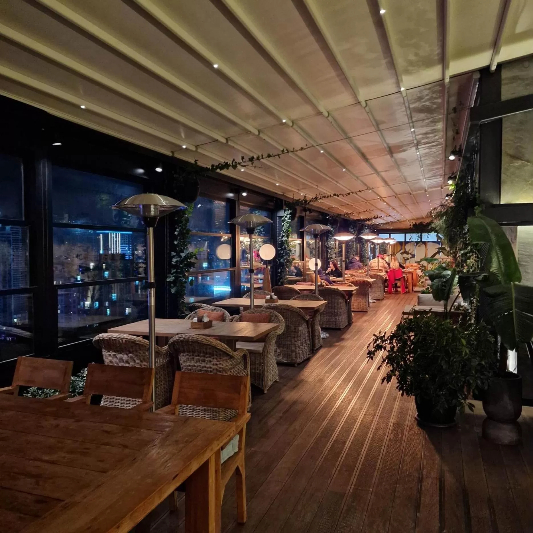 Restaurant/places to eat, Lounge/Bar in Holiday Lux Sea Towers Batumi