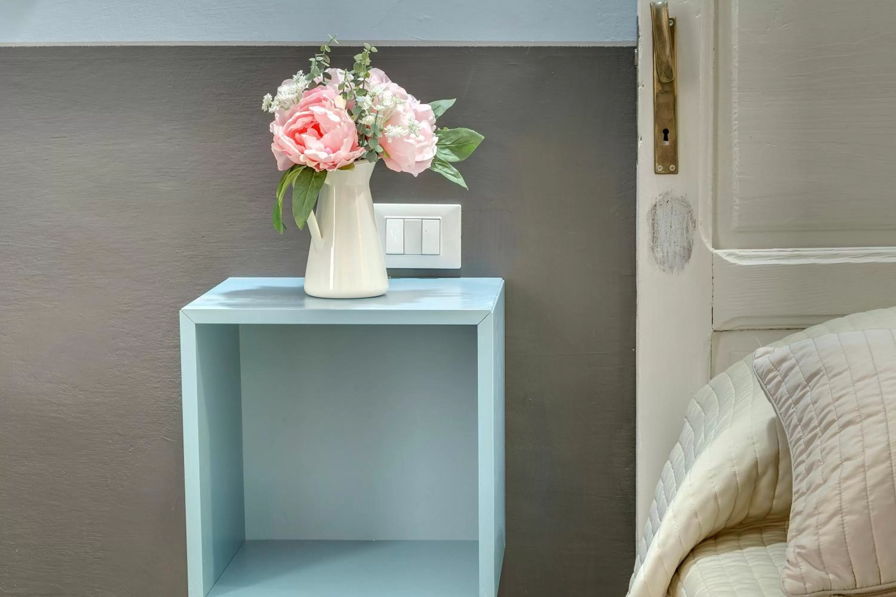 Decorative detail in Al Consolato