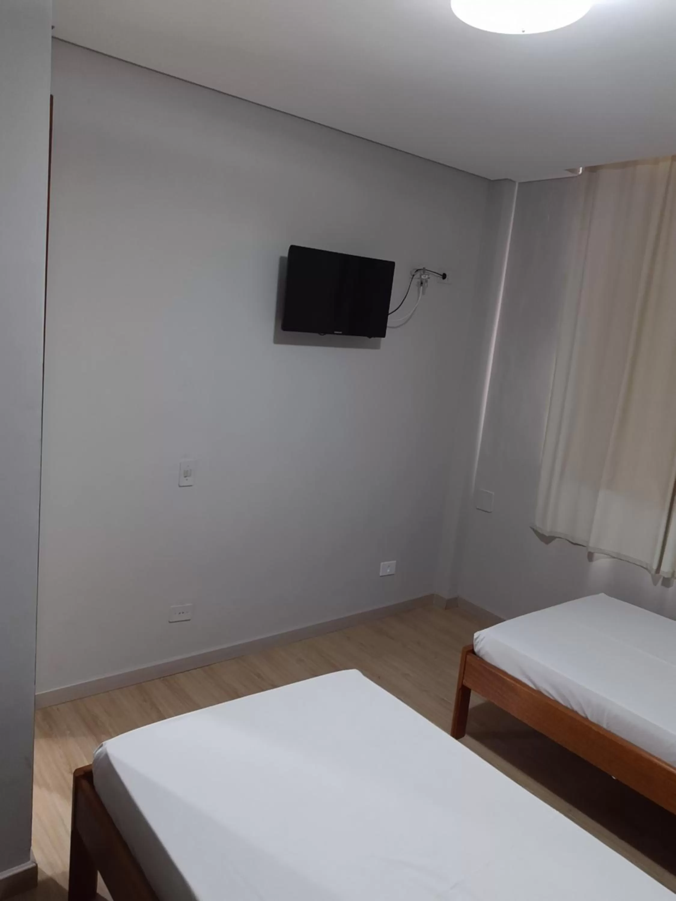 Photo of the whole room, Bed in Rede Andrade Guaíra