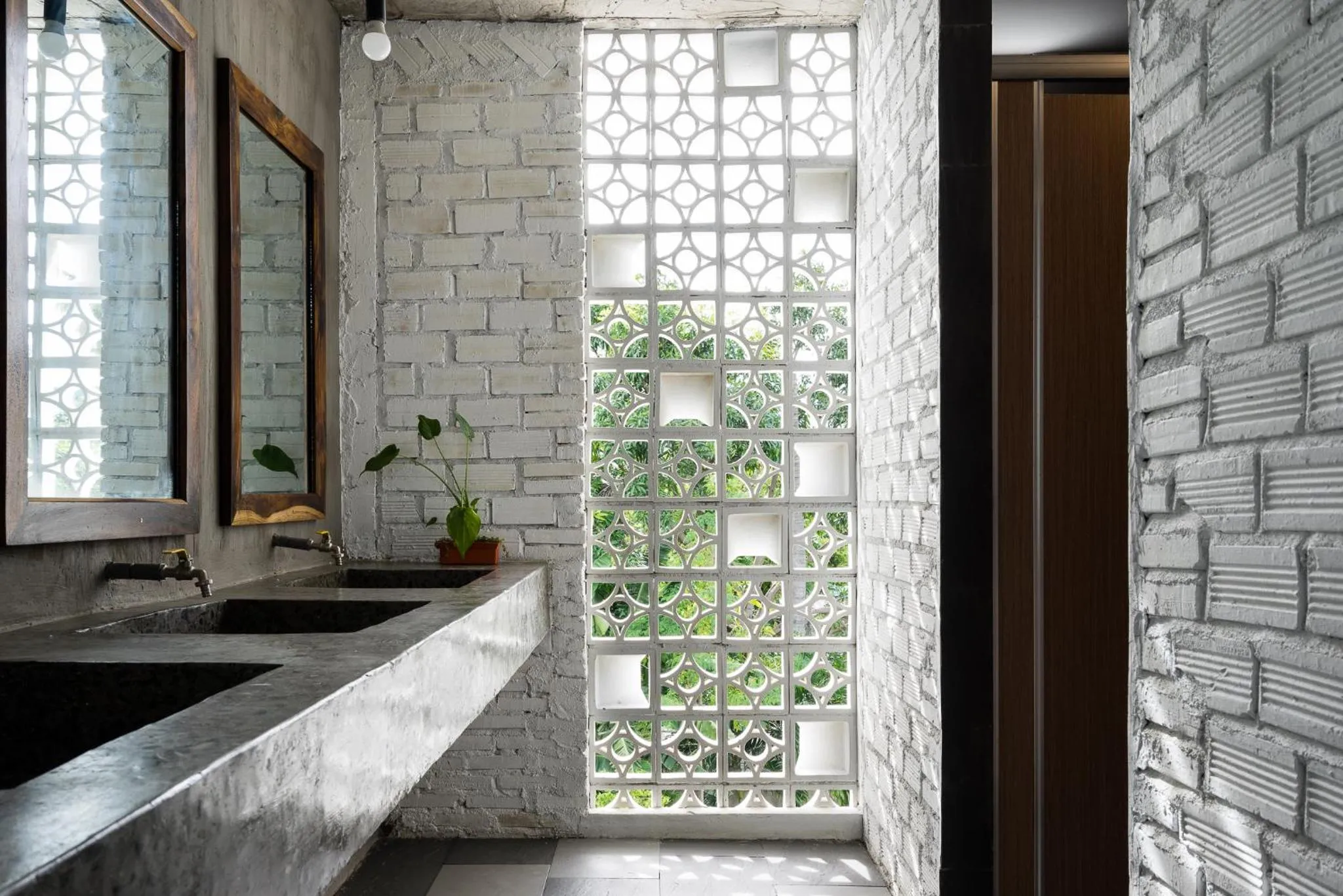 Bathroom in Ccasa Hostel