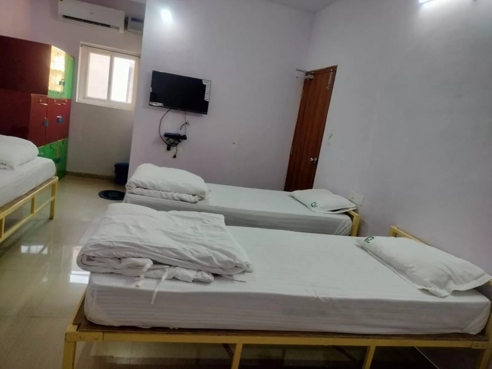 Bed in HOTEL PURI GREENS