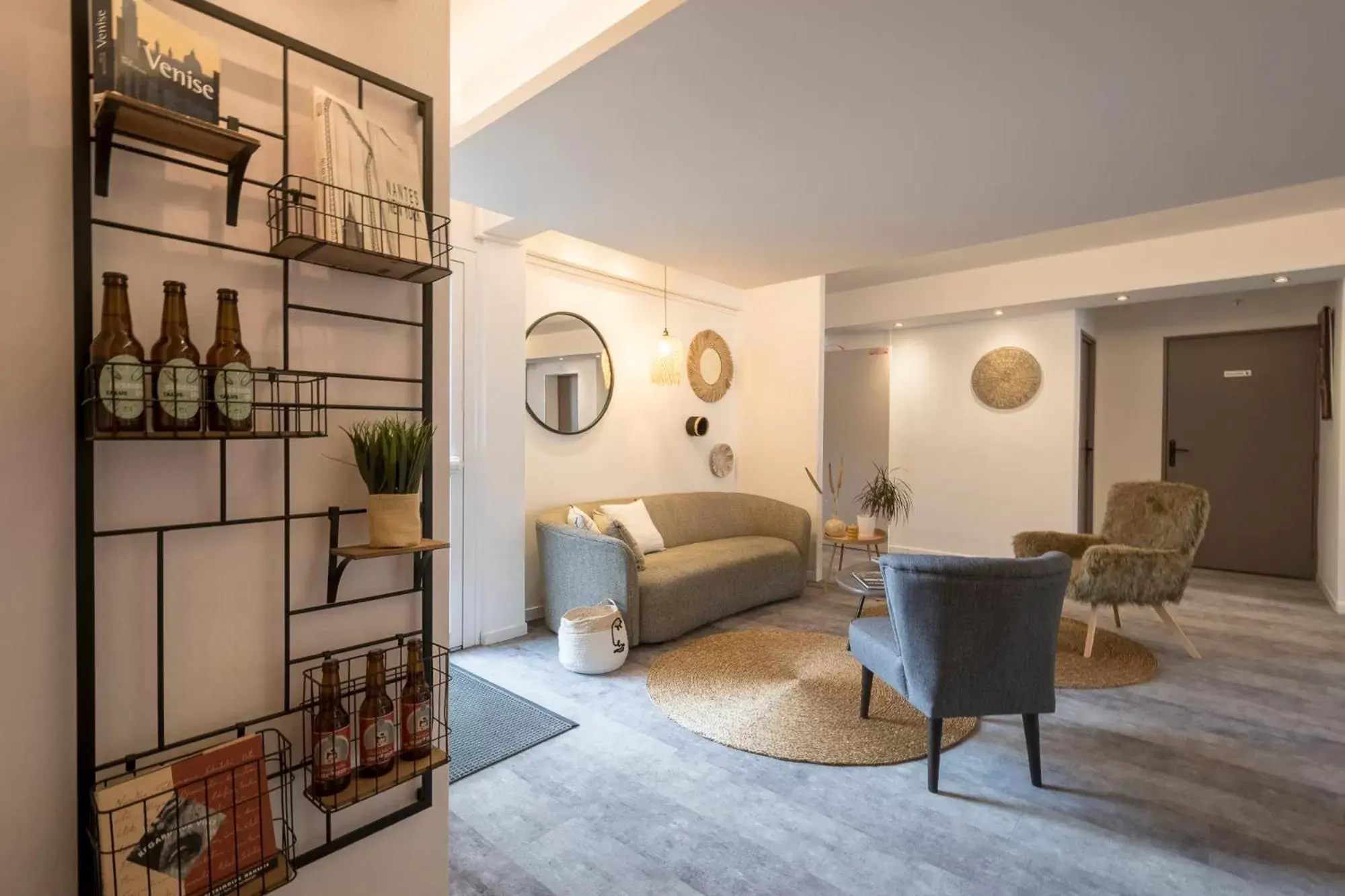 Property building, Seating Area in Logis Beaujoire Hôtel