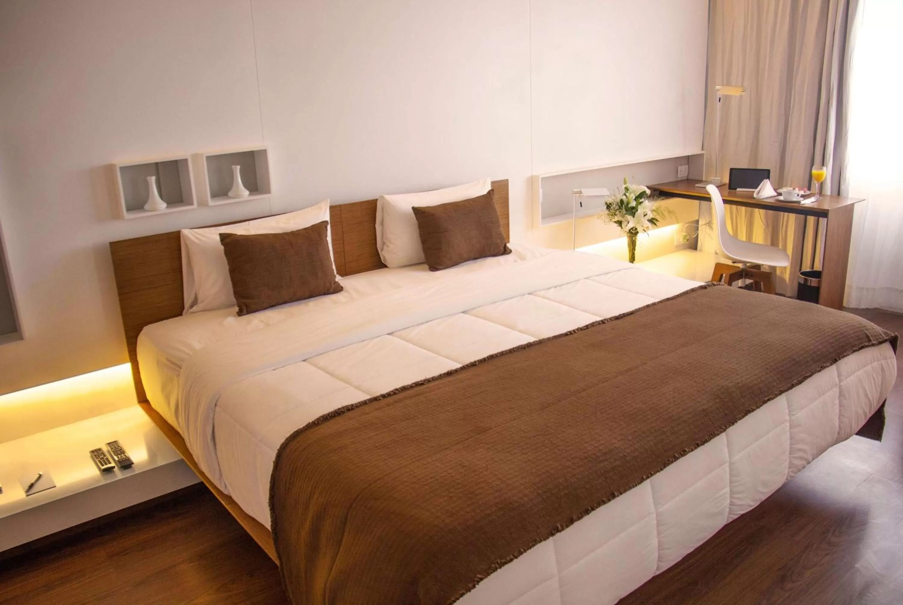 Photo of the whole room, Bed in Esplendor by Wyndham Asuncion