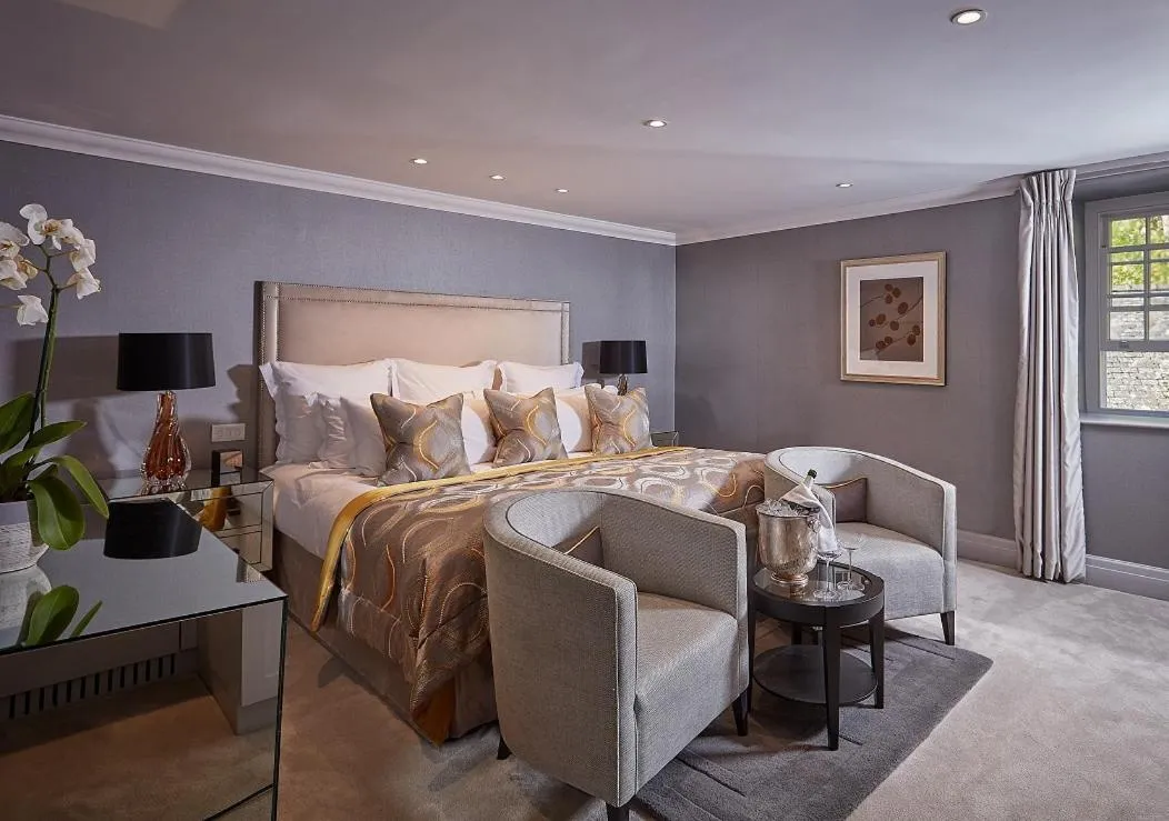 Photo of the whole room, Bed in The Samling Hotel