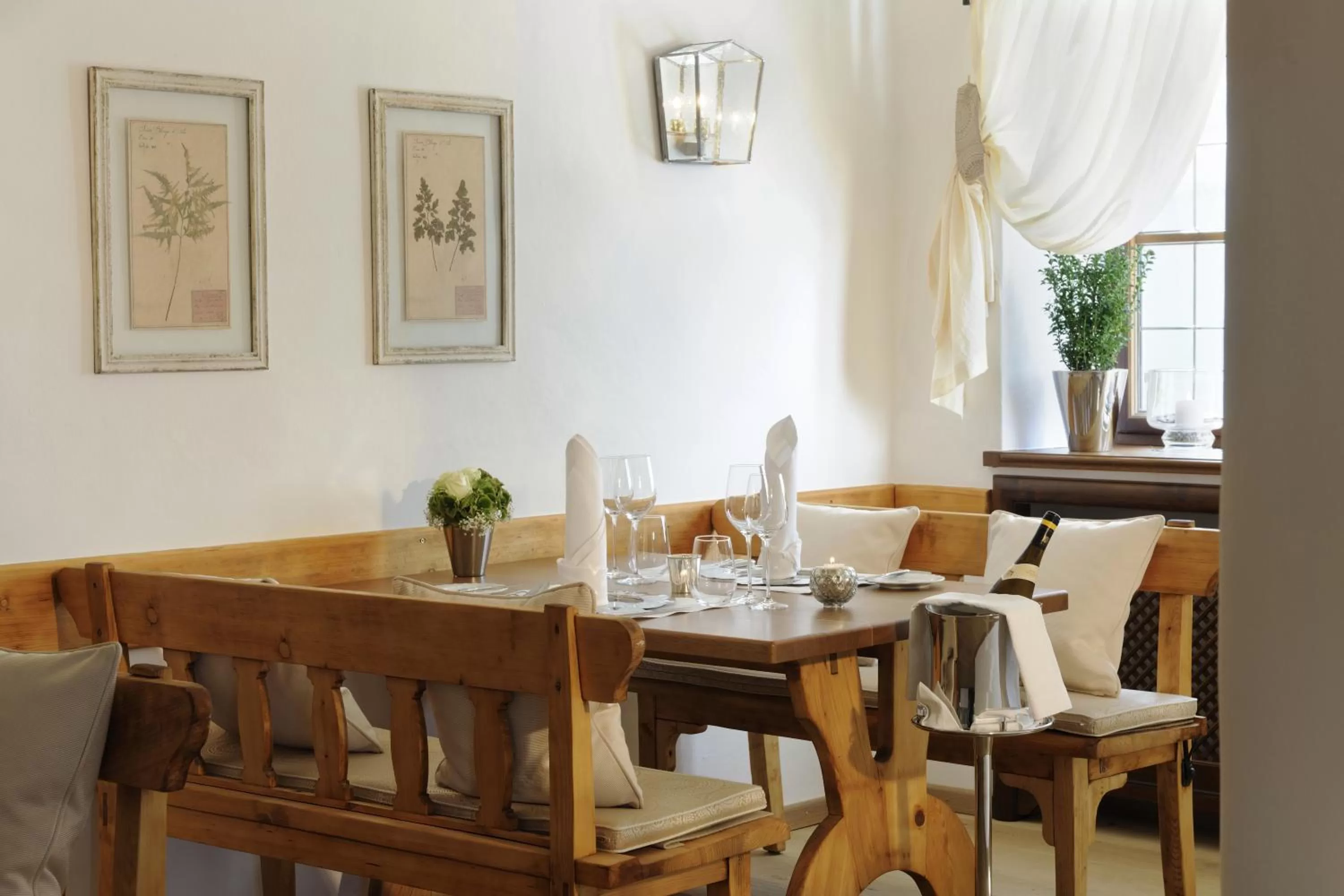 Restaurant/places to eat in Hotel Gut Ising