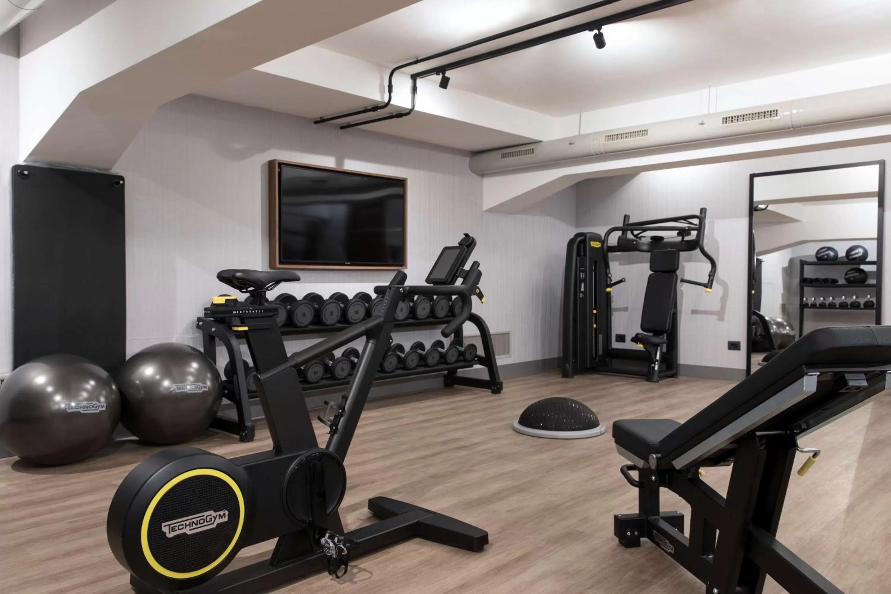 Fitness centre/facilities in DoubleTree By Hilton Rome Monti