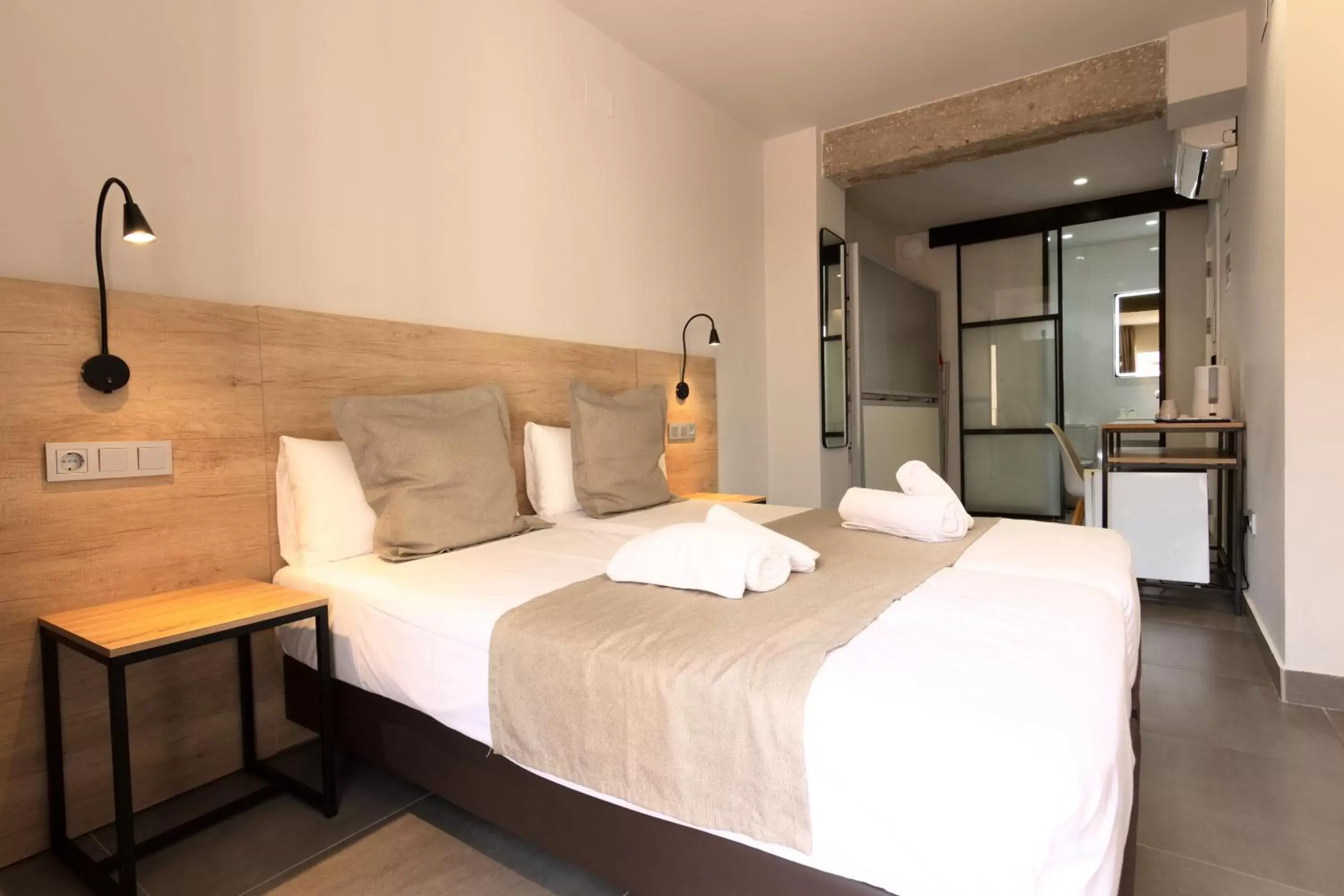 Bedroom, Bed in Hotel La Milagrosa